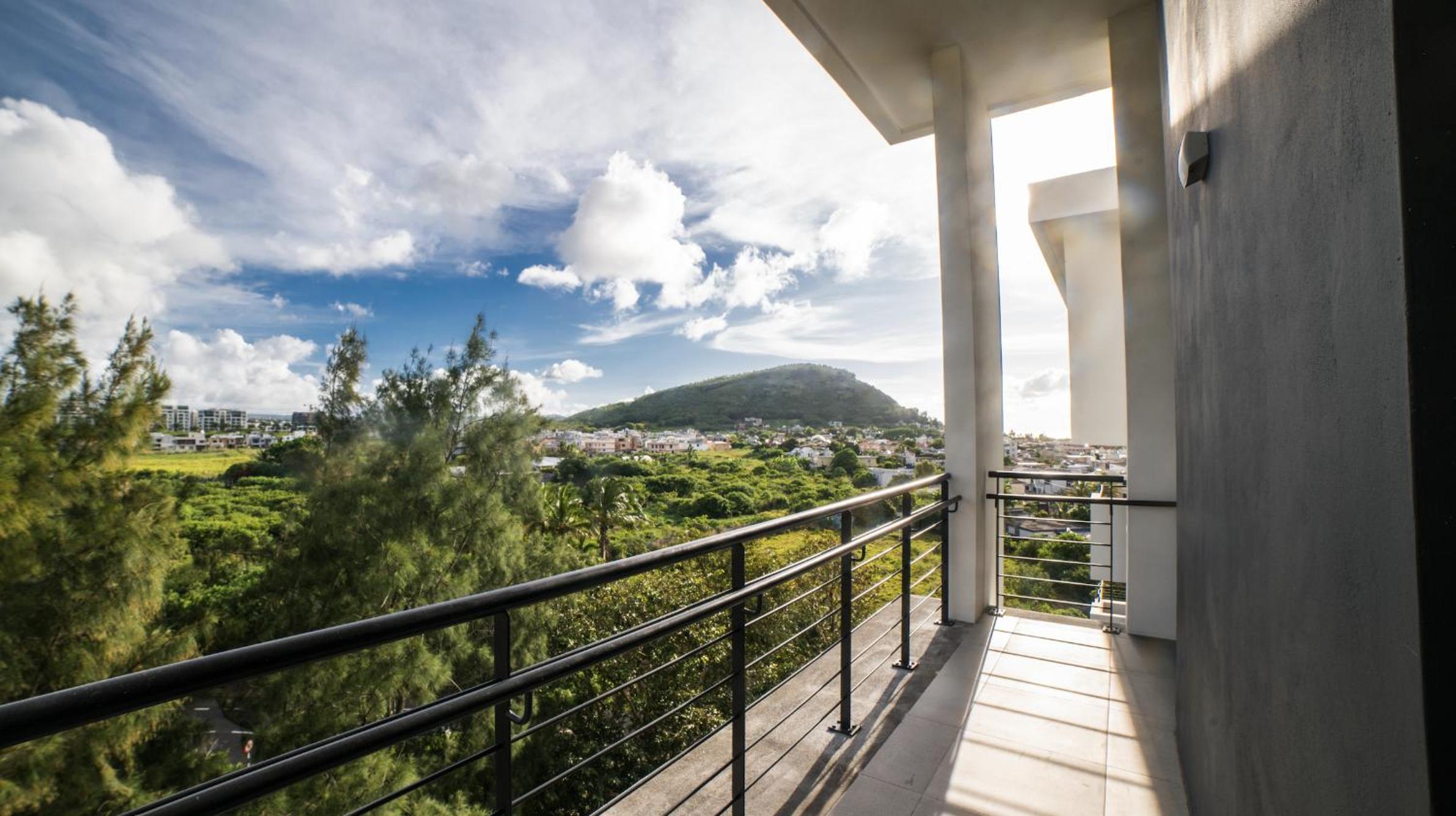 Sodnac Terraces New 2 bedroom Apartment photo 3