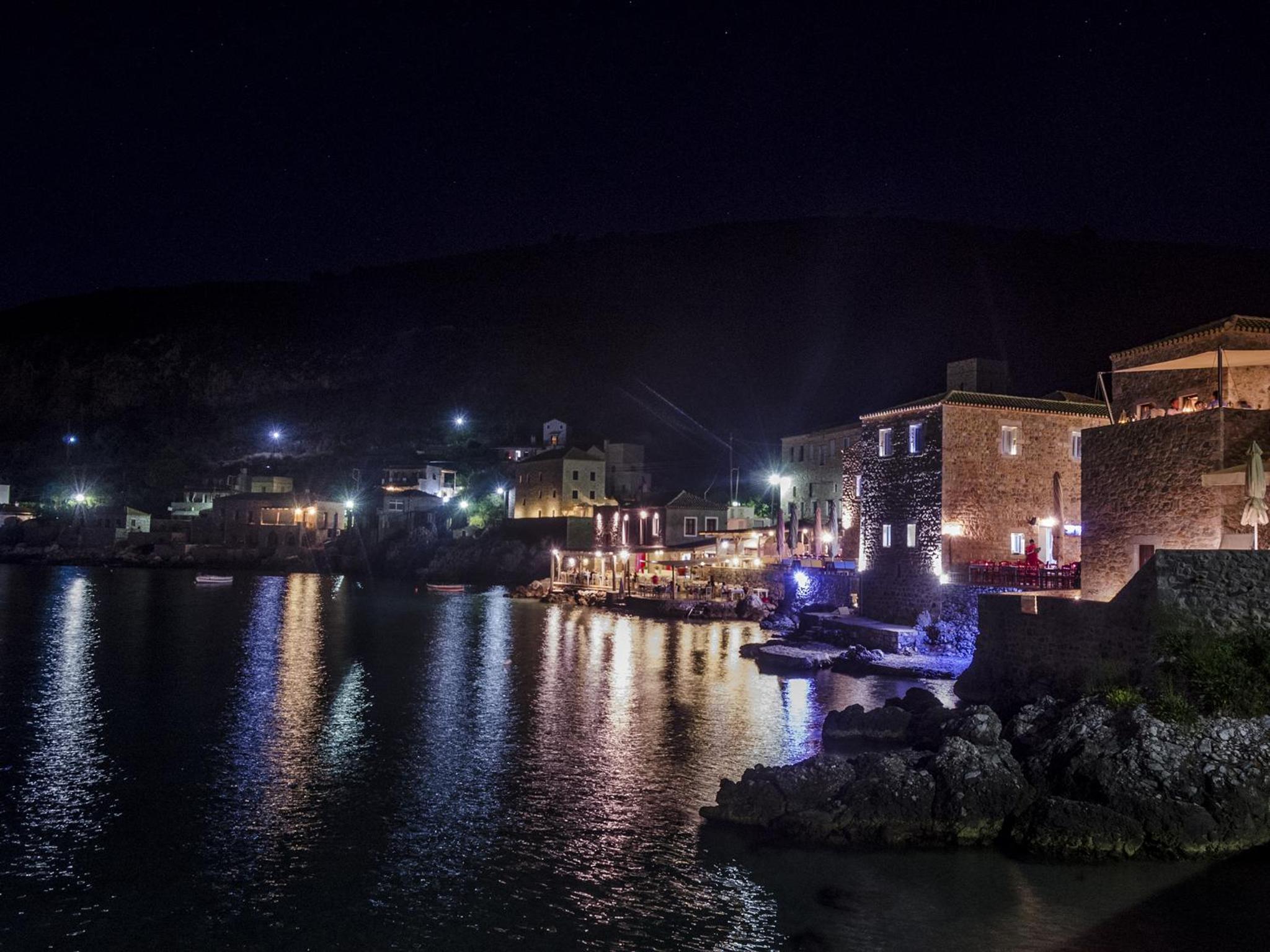 Hotel Selana Studios - Image 1