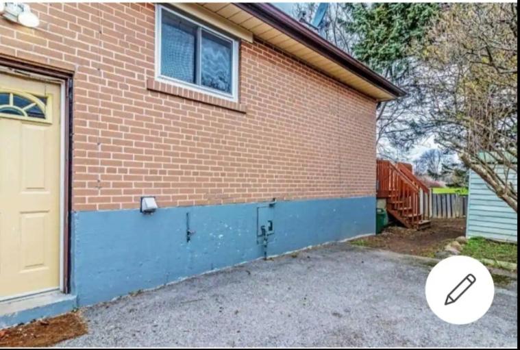 Cozy room near Pickering OPG
