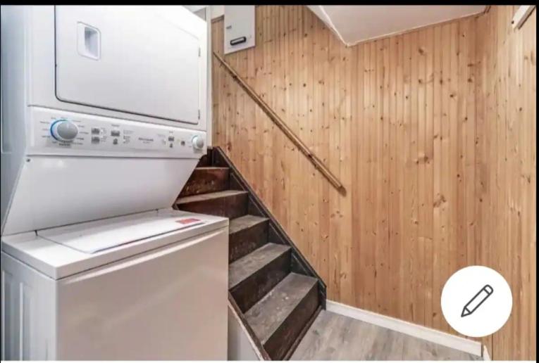 Cozy room near Pickering OPG