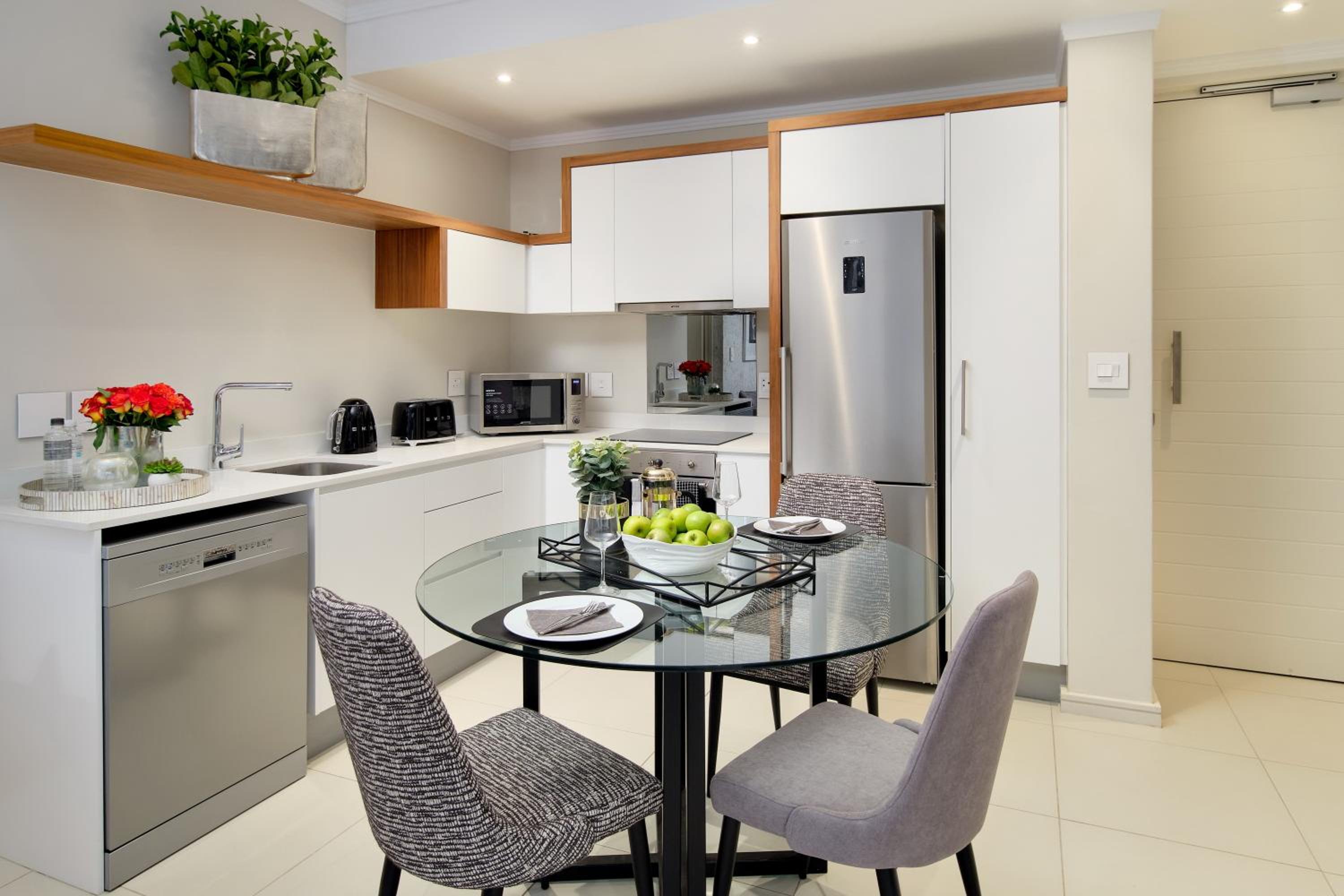 Sandton Apartment 15 West Road South