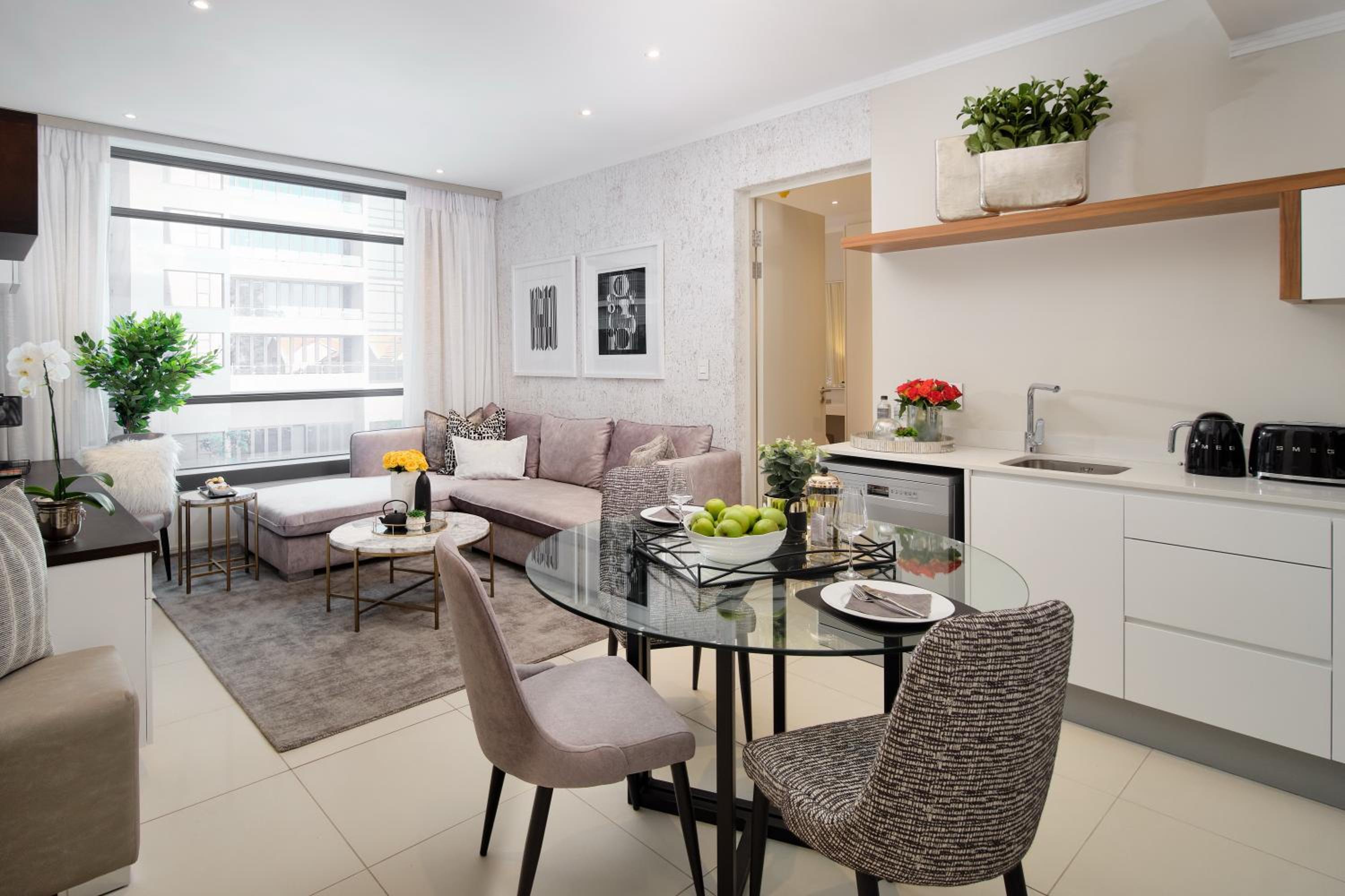 Sandton Apartment 15 West Road South