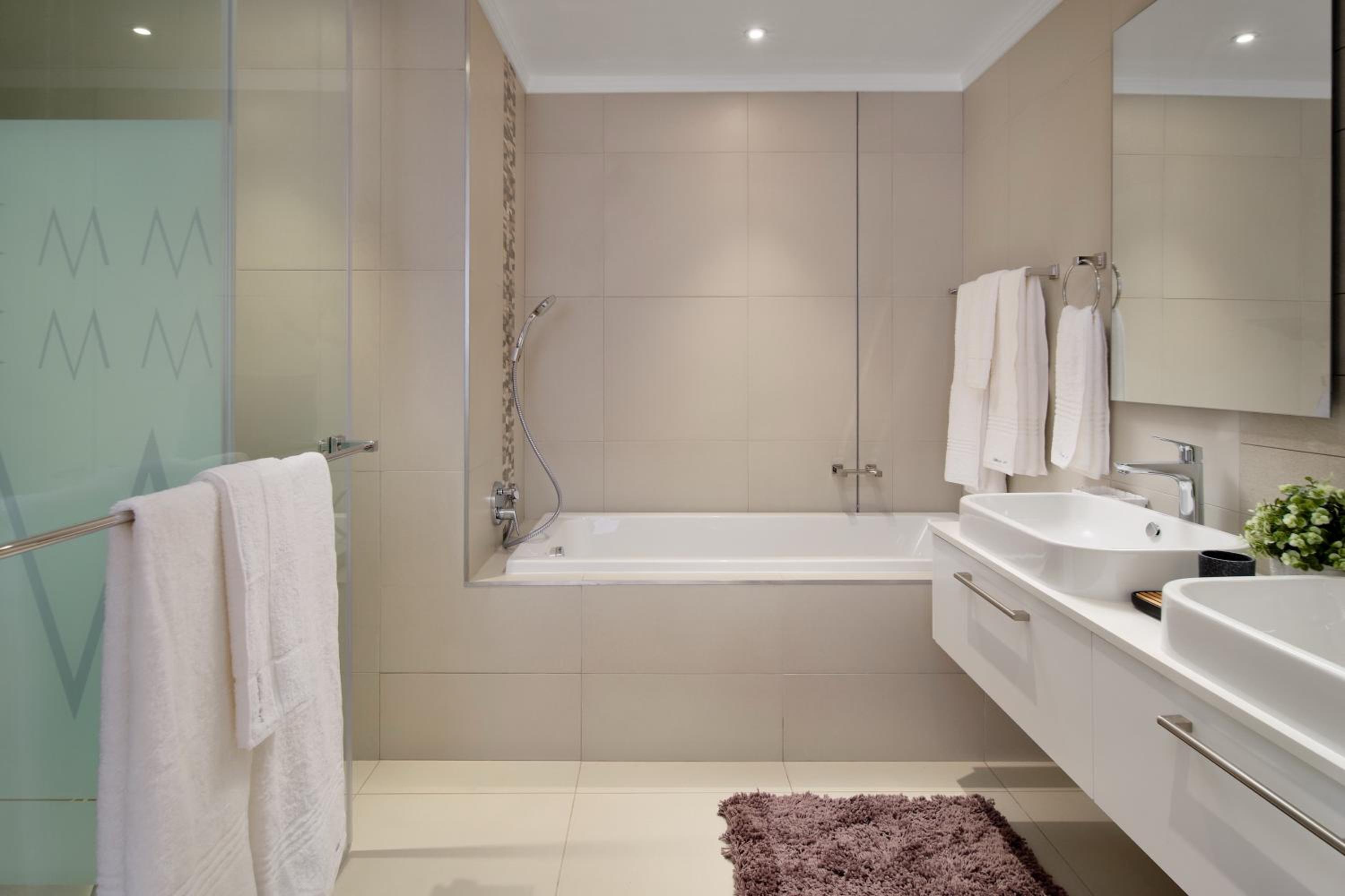 Sandton Apartment 15 West Road South