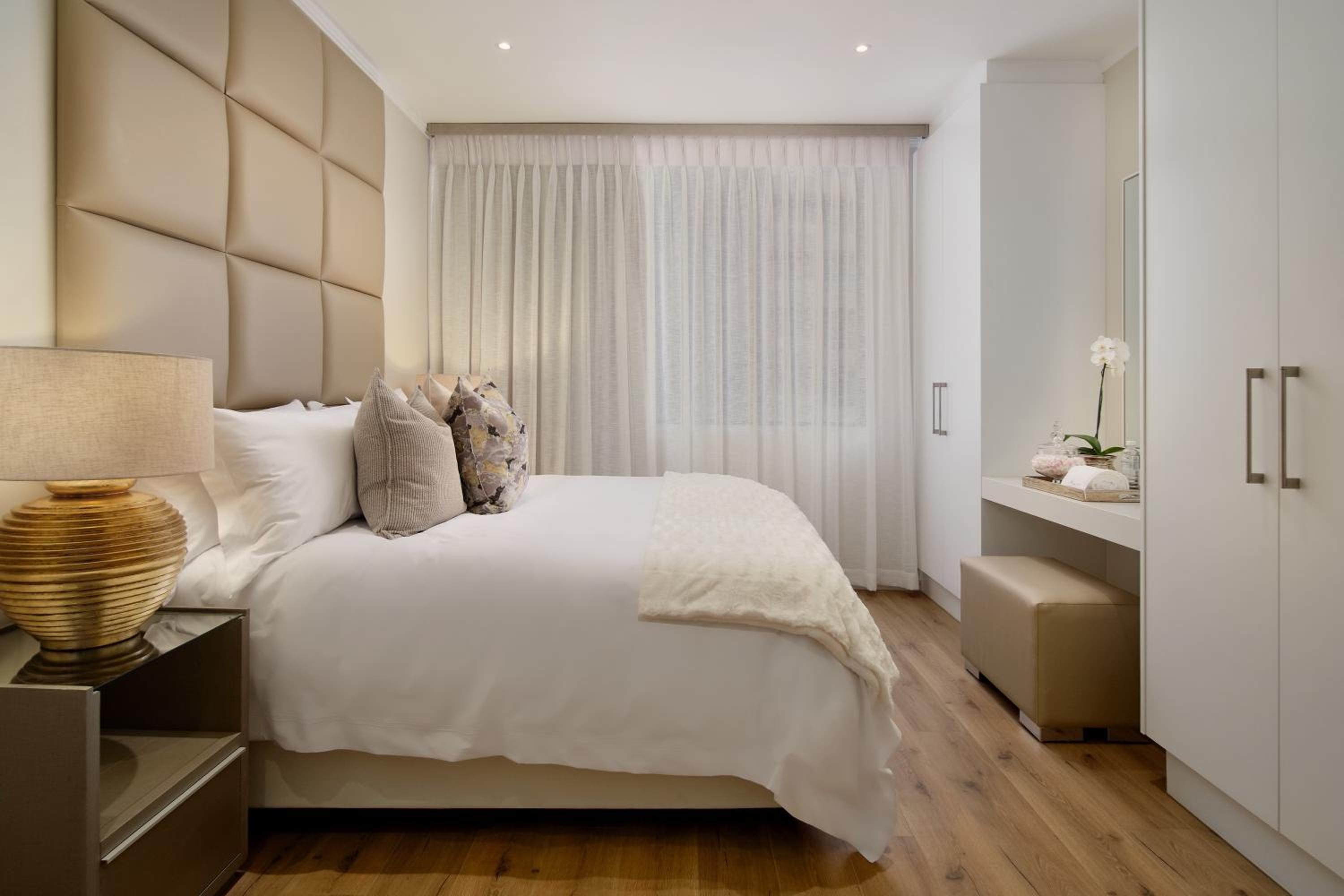 Sandton Apartment 15 West Road South