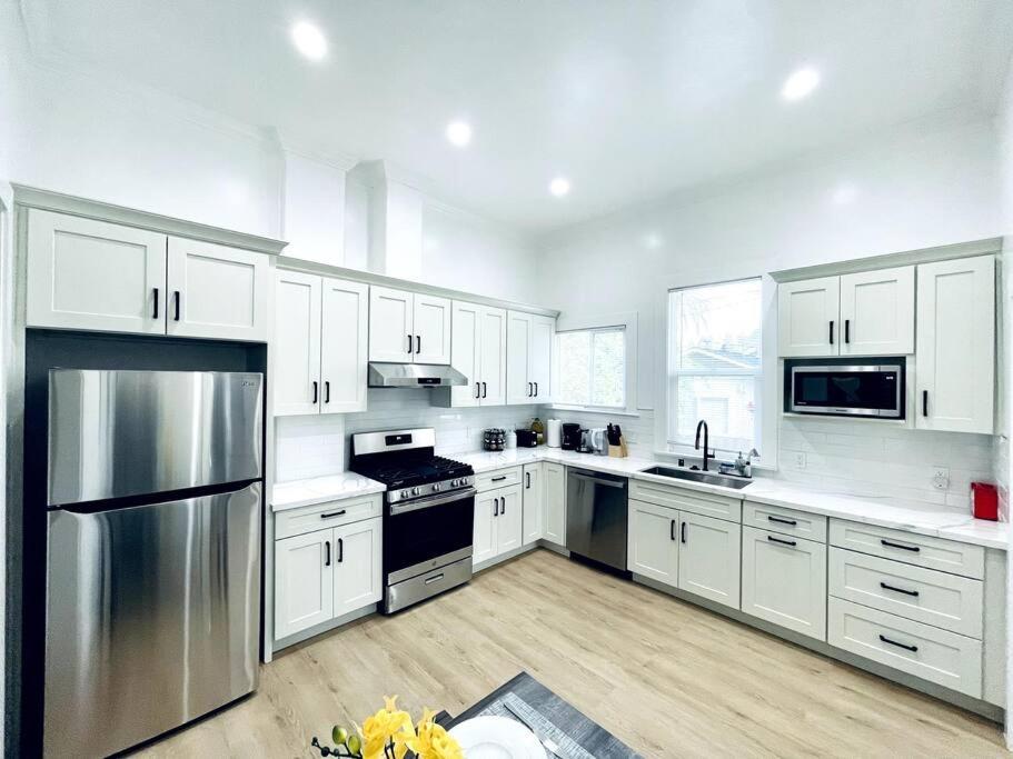 456A - San Jose Downtown Spacious 1br Home/Parking/WIFI view 2