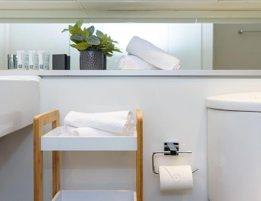Ultimate Comfort Gem in St Kilda