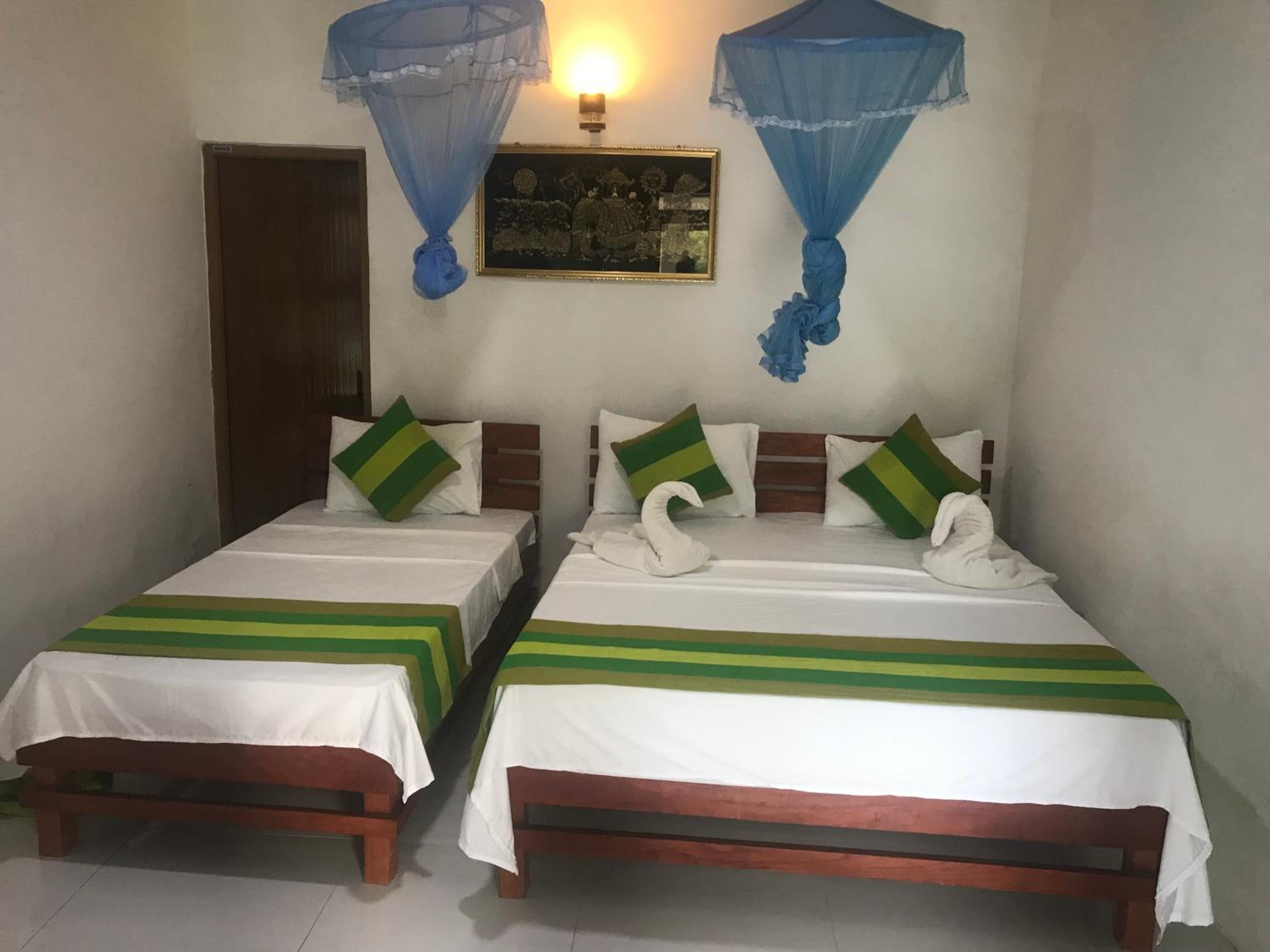 Rustle Hill Home Stay-Ella view 2
