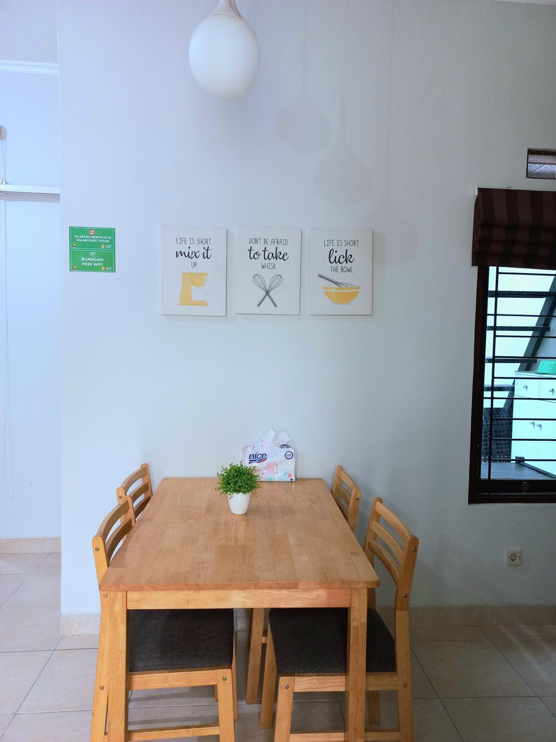 Homestay Syariah Jakal By Simply Homy view 4