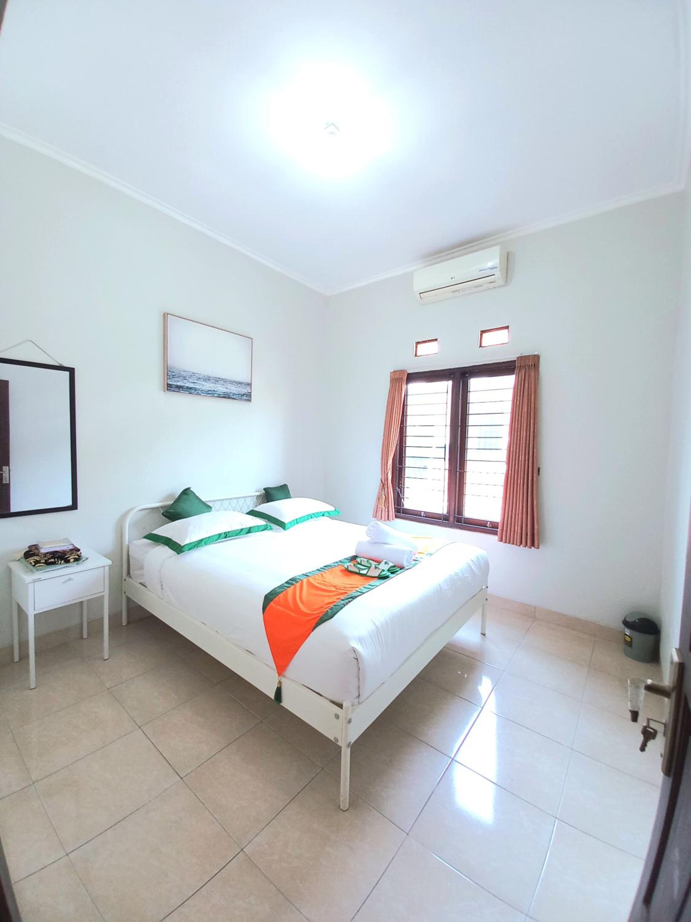 Homestay Syariah Jakal By Simply Homy view 2