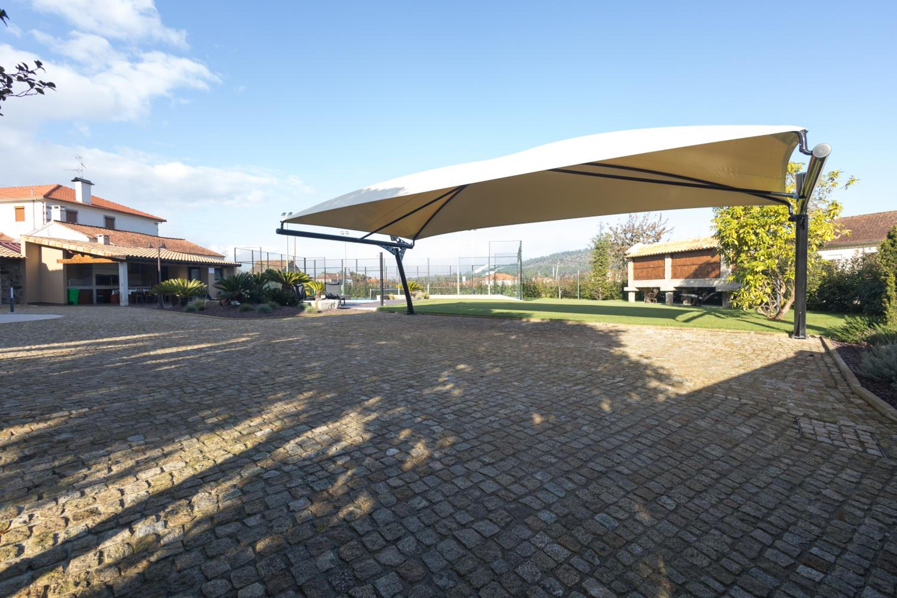 Casa Grande Gondomil com Campo de Padel, Piscina