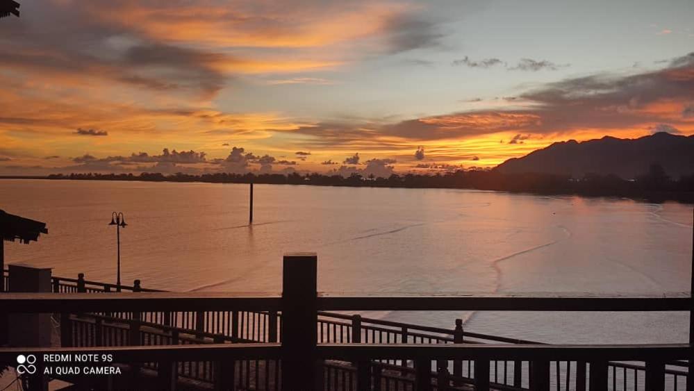 the sunset view lagoon suite photo 3
