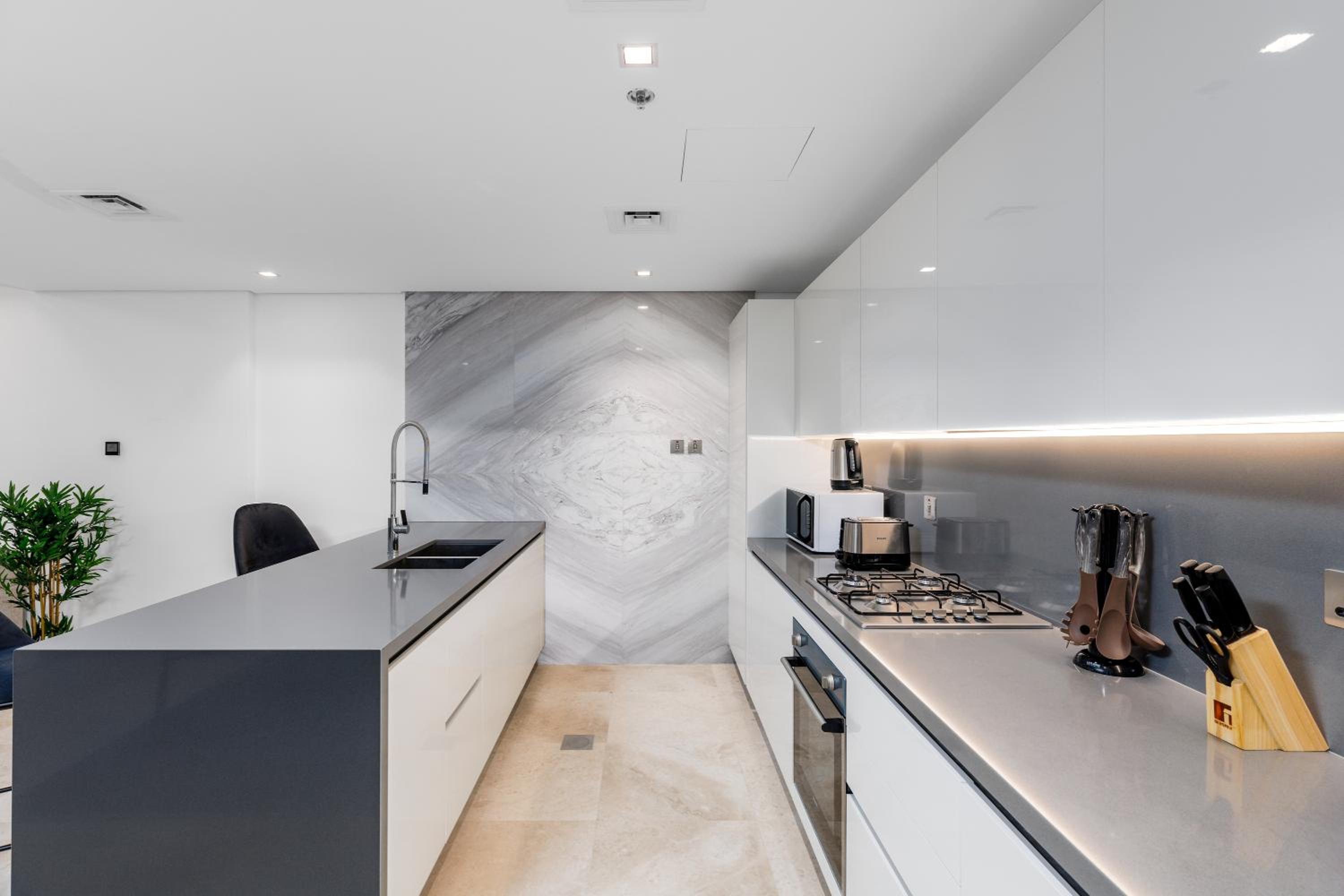 Maison Privee - Exquisite Duplex with Private Patio & Loft Living