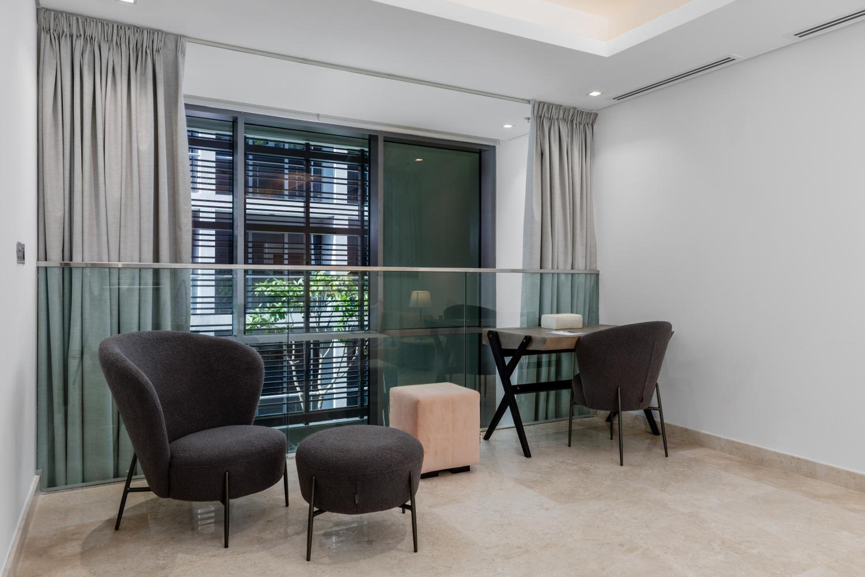 Maison Privee - Exquisite Duplex with Private Patio & Loft Living