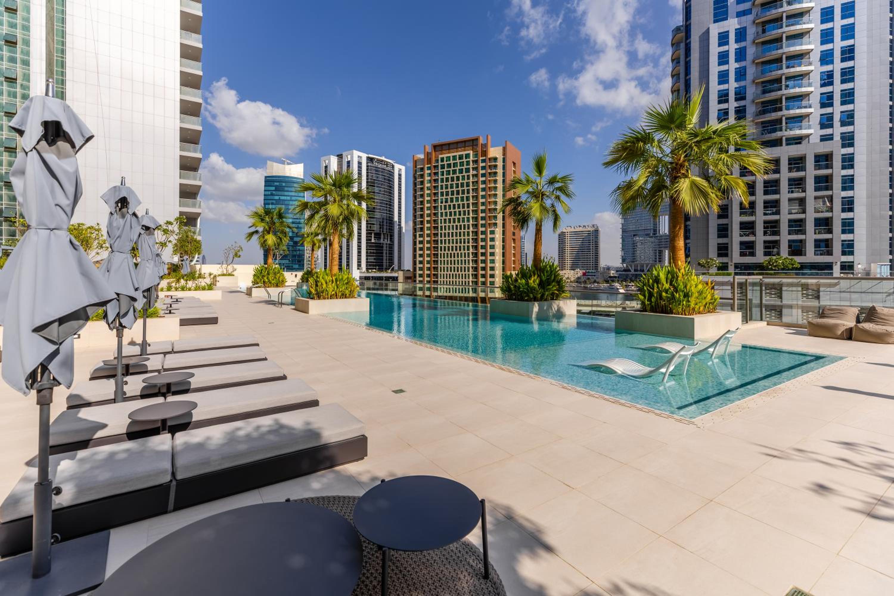 Maison Privee - Exquisite Duplex with Private Patio & Loft Living