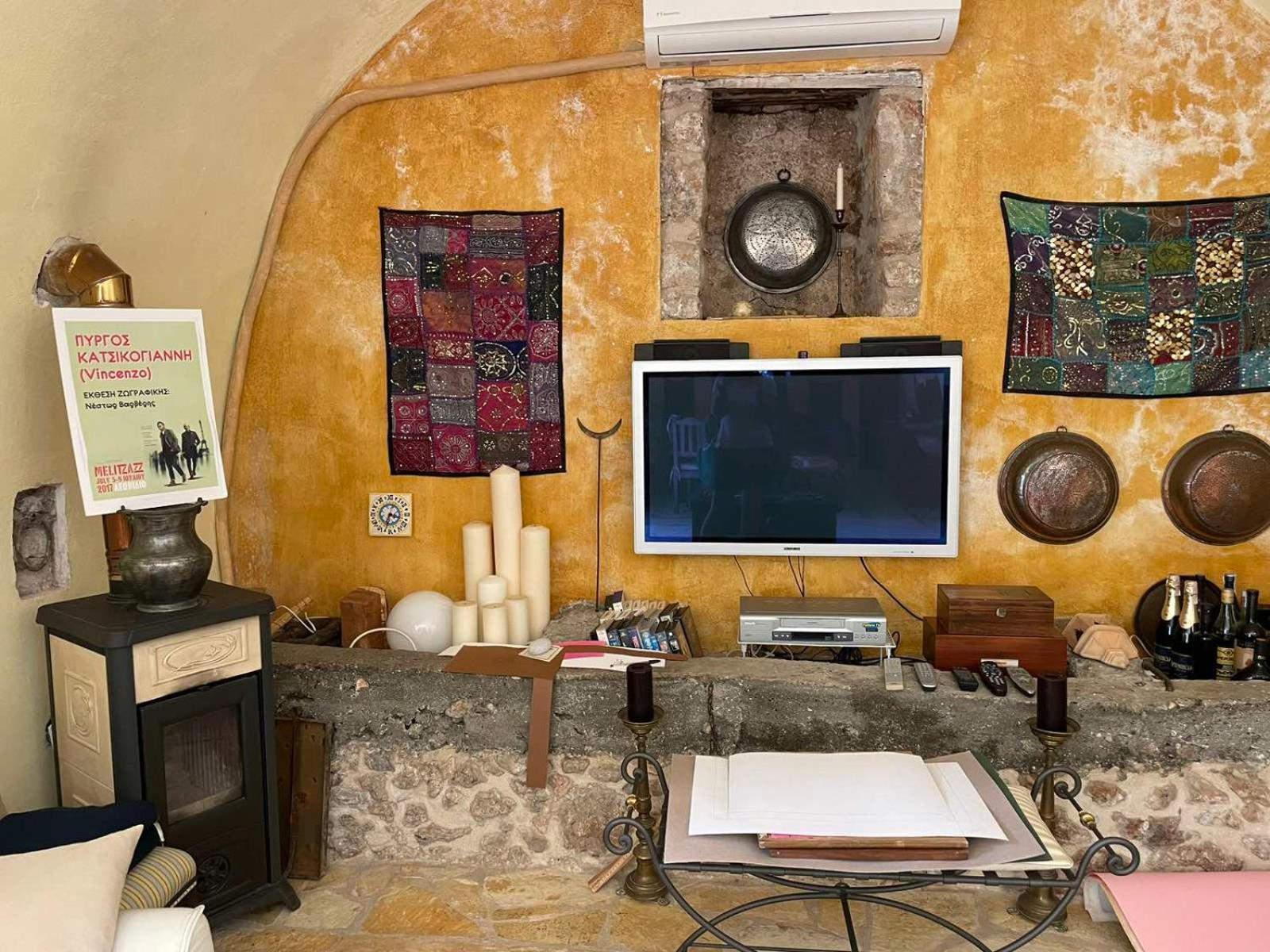 Vincenzo’s room in a tower/ Green