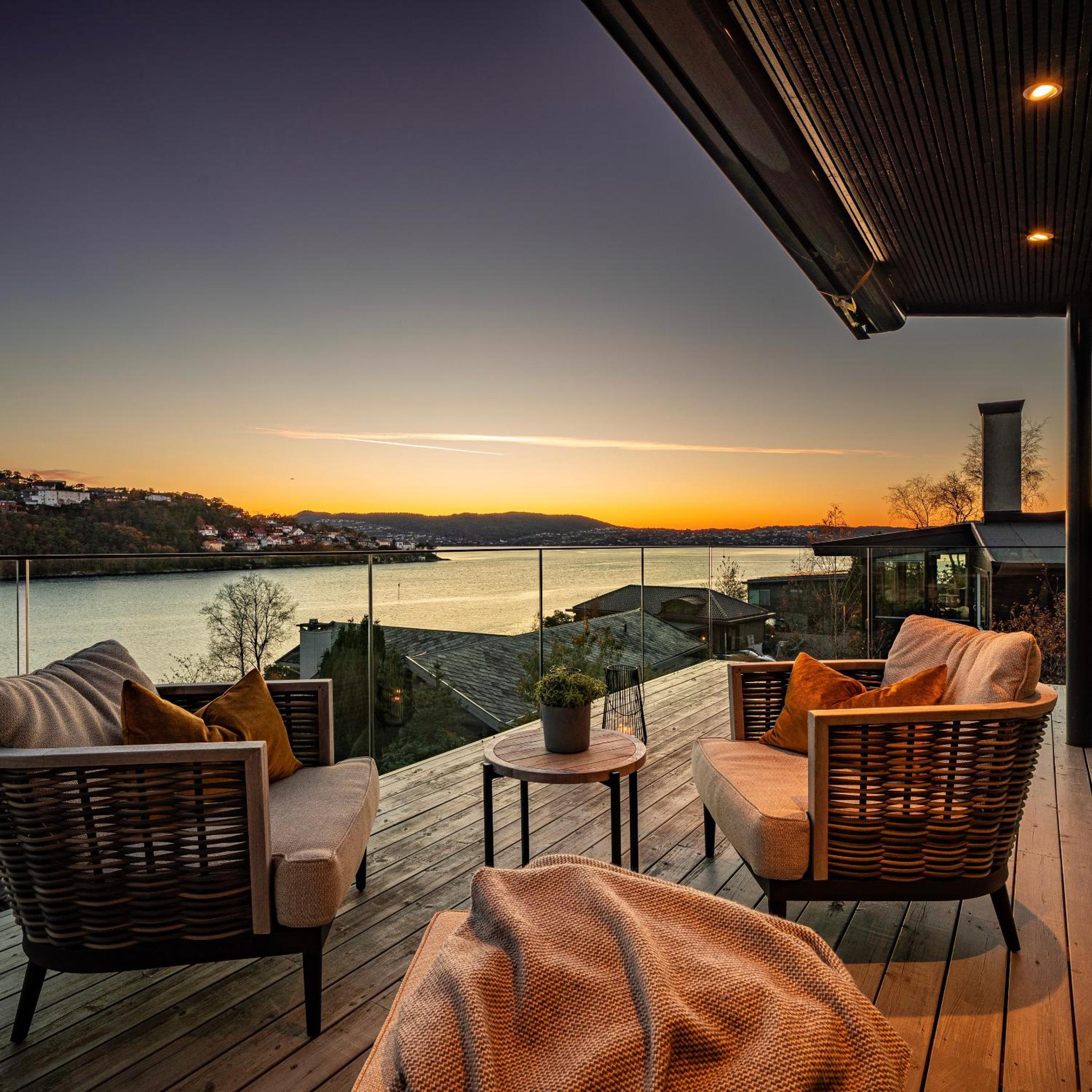 "Villa Bergen" 2min from beach & 10min from city centre view 2