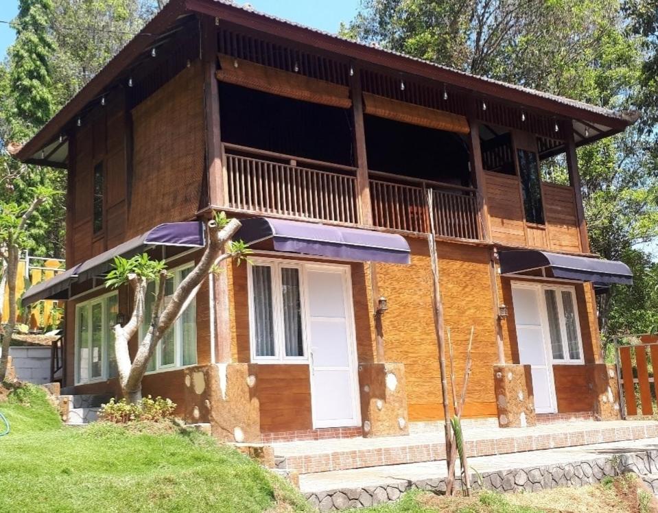 NK Villa Syariah And Cafe Prigen
