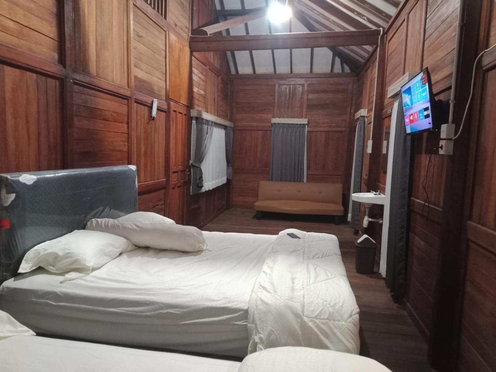NK Villa Syariah And Cafe Prigen
