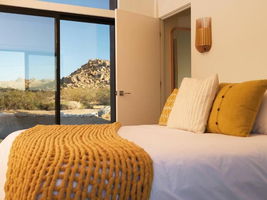 Neutra Home Joshua Tree Luxury Retreat Pool and Spa