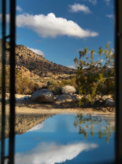 Neutra Home Joshua Tree Luxury Retreat Pool and Spa