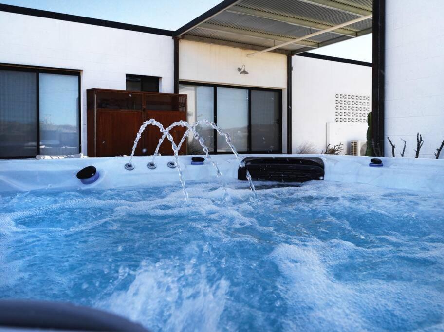 Neutra Home Joshua Tree Luxury Retreat Pool and Spa