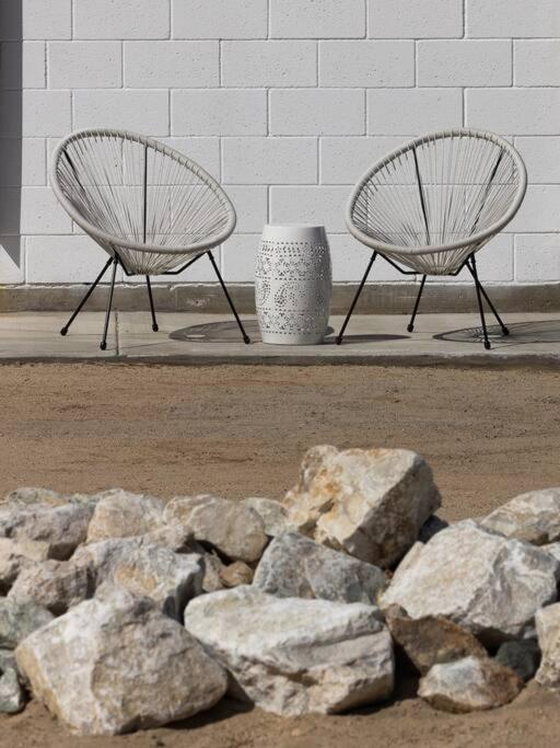 Neutra Home Joshua Tree Luxury Retreat Pool and Spa