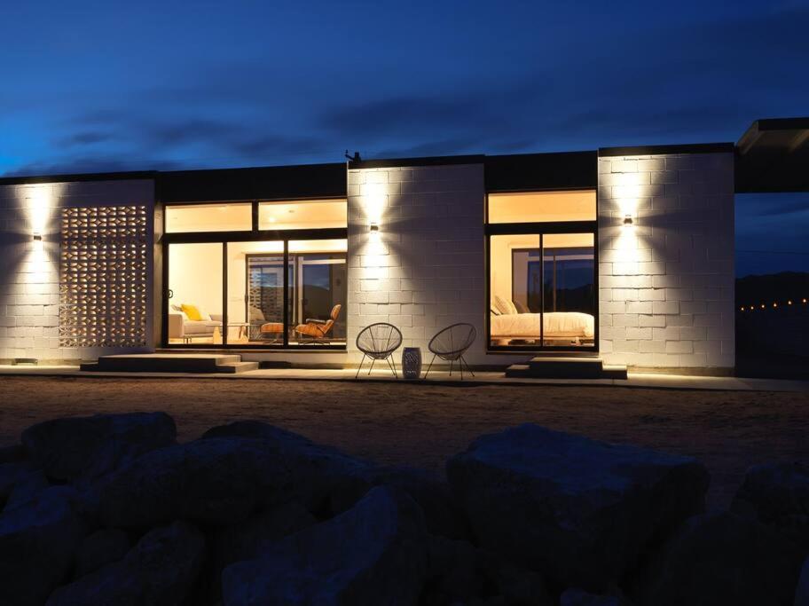 Neutra Home Joshua Tree Luxury Retreat Pool and Spa