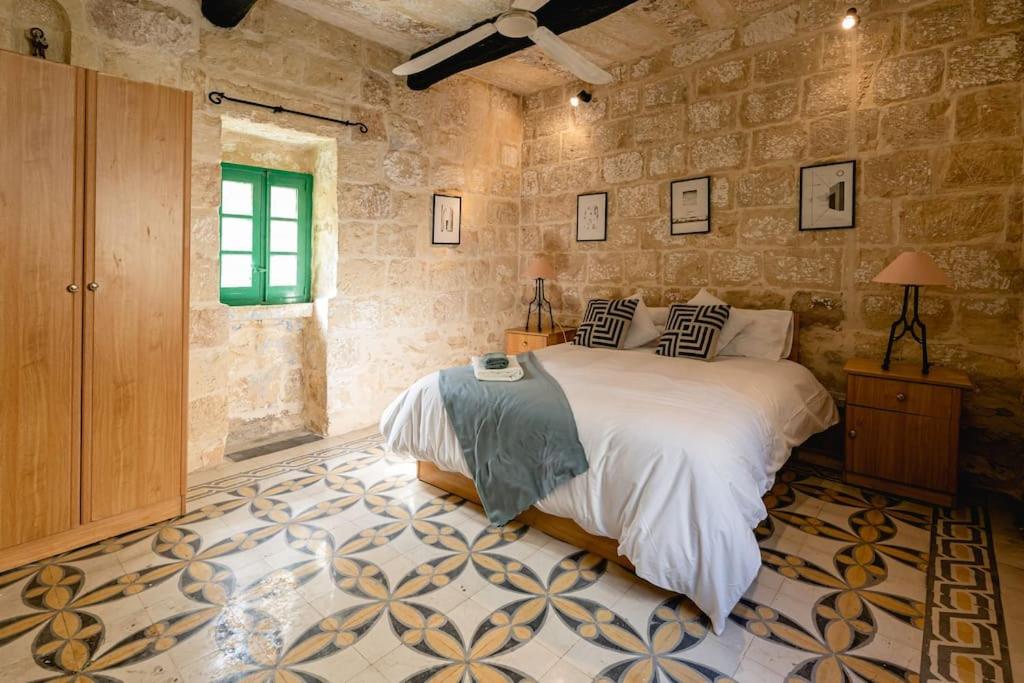 Charming & Stylish Historic Farmhouse with Pool view 4