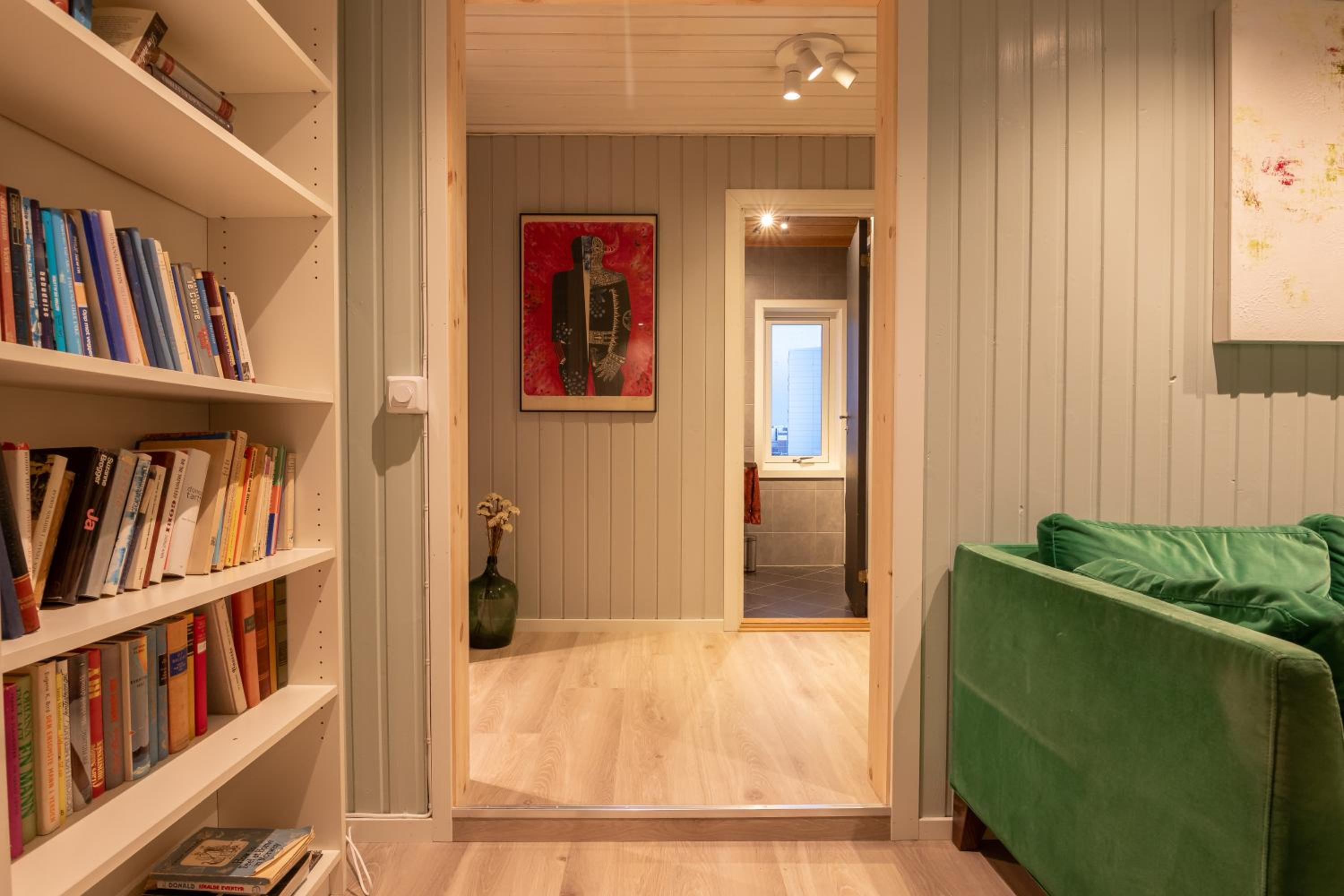 Urban and stylish apartment in city centre view 4