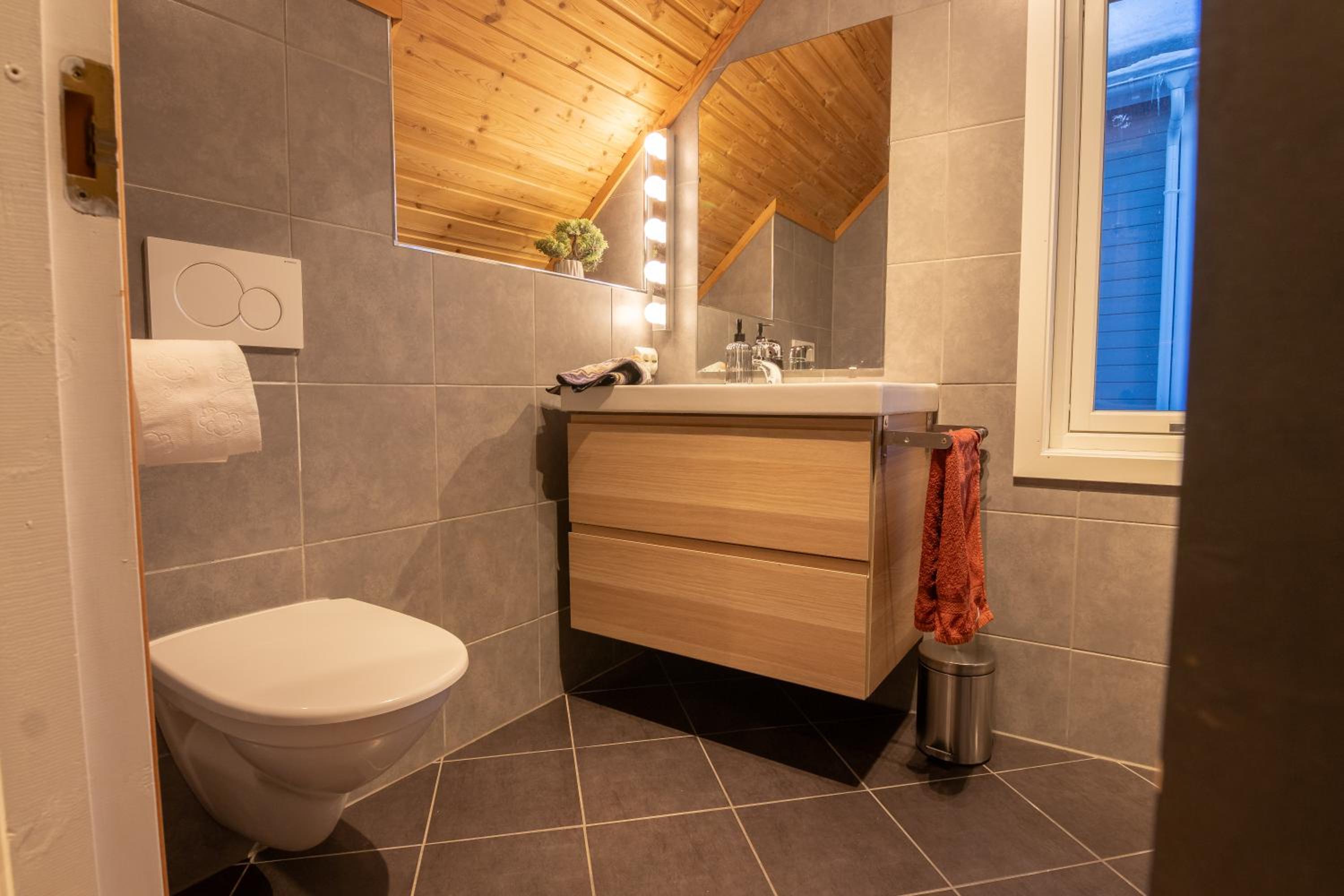 Urban and stylish apartment in city centre view 5