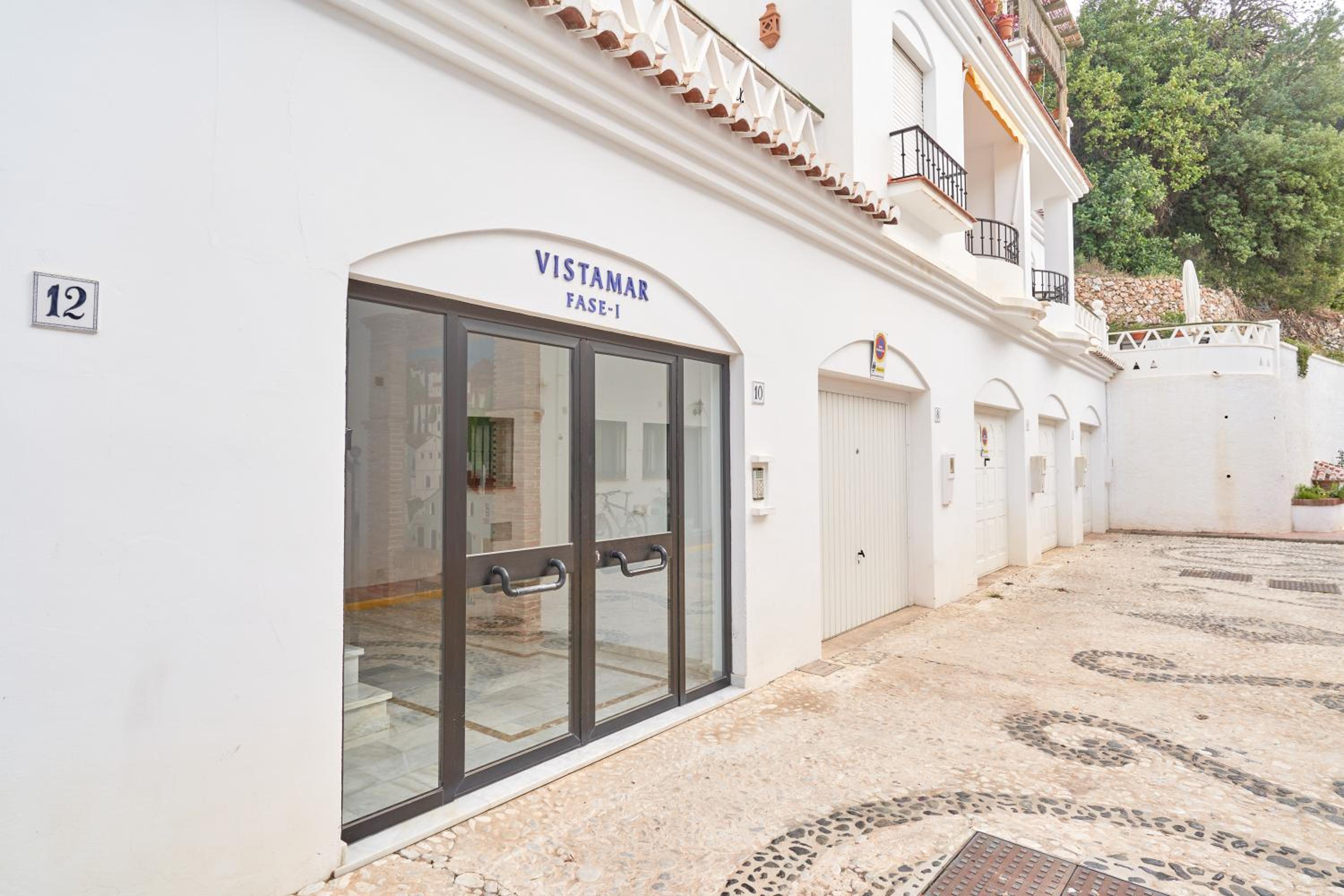Apartment private swimming pool