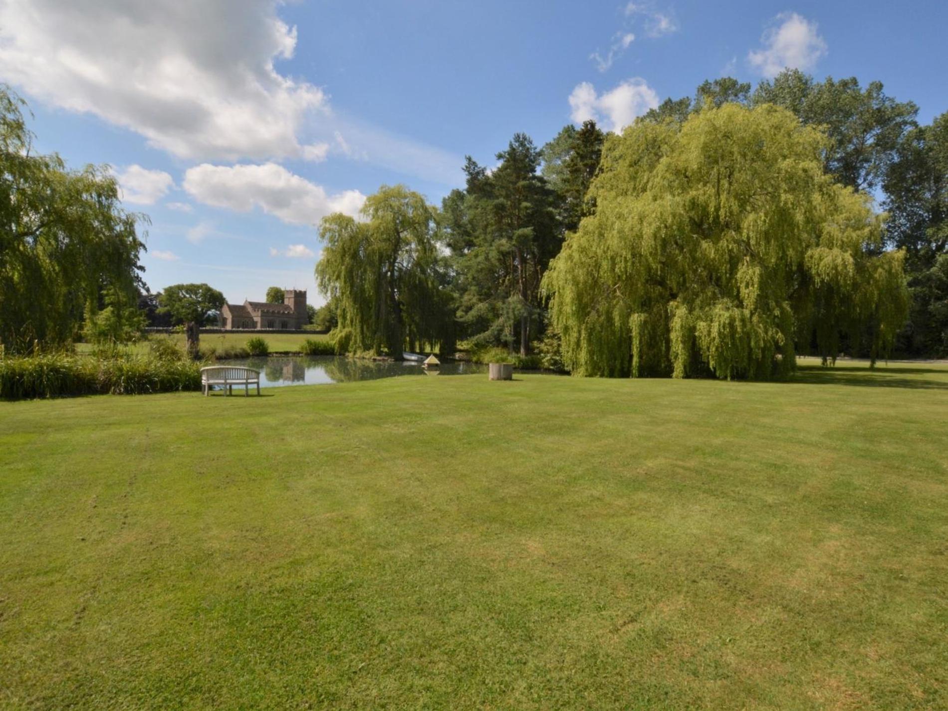 2 Bed in Sherborne oc-folwo view 2