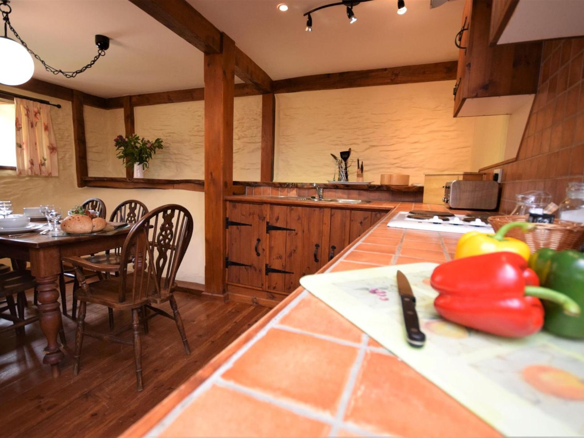 2 Bed in Ilfracombe oc-maltc view 4