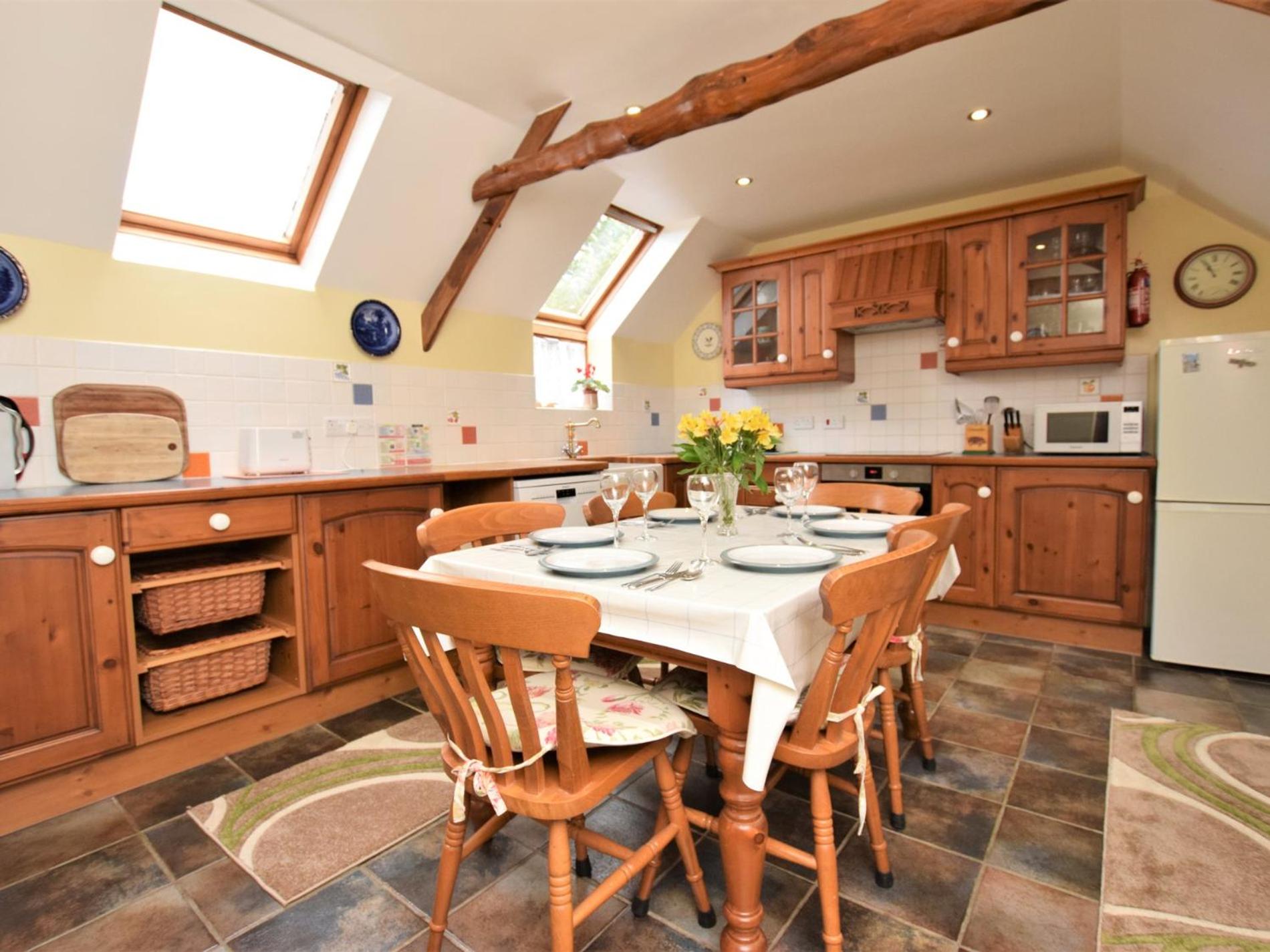 3 Bed in Torrington oc-tchoney view 3