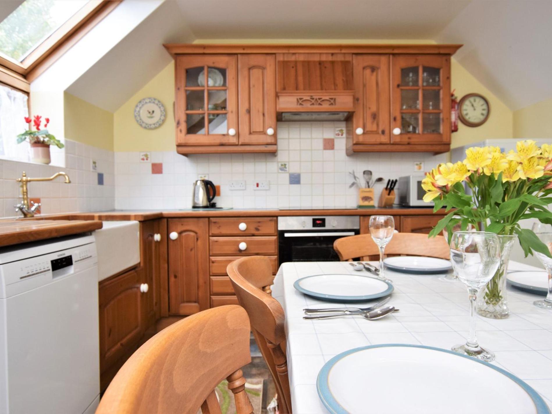 3 Bed in Torrington oc-tchoney view 4