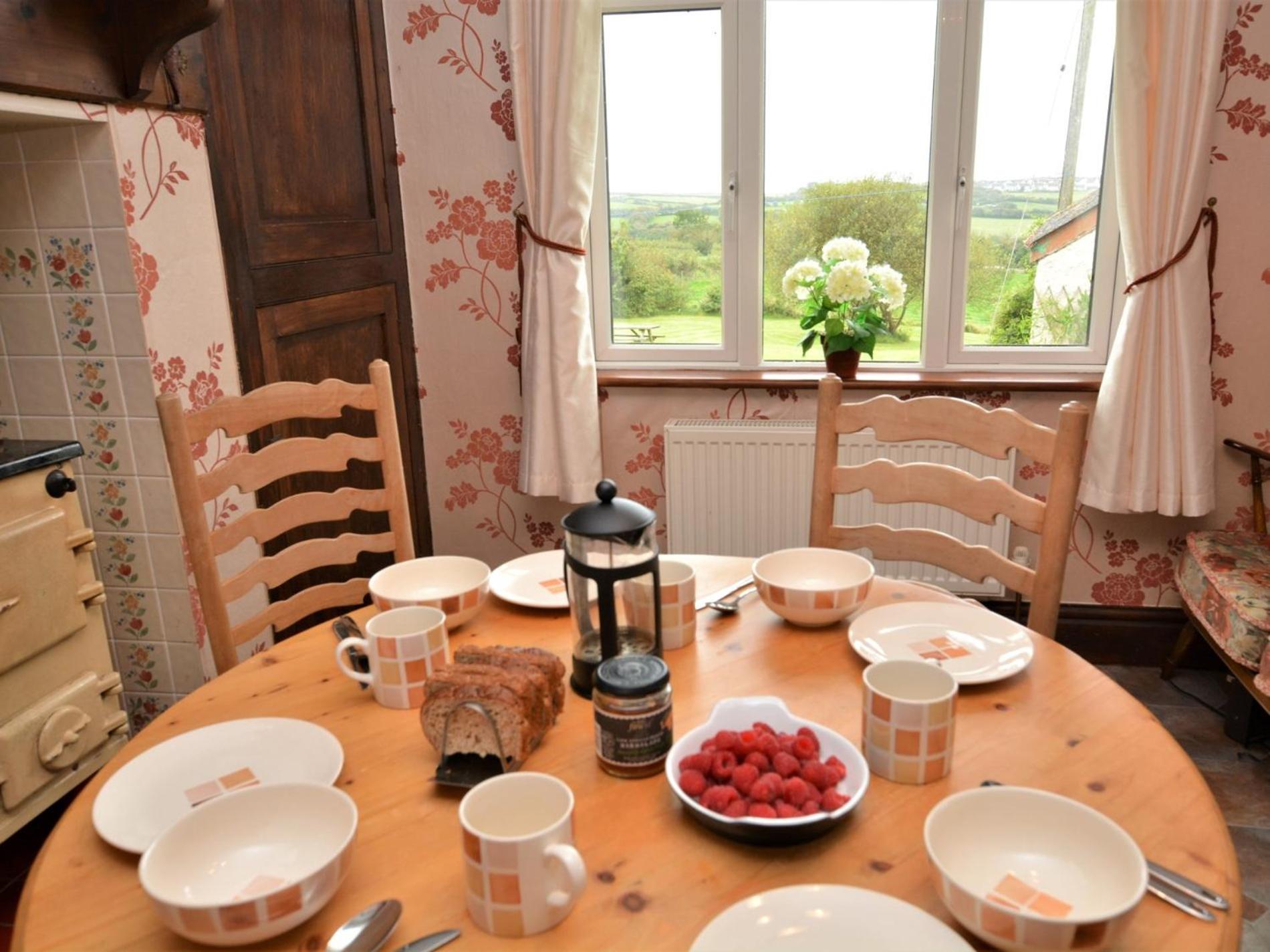 2 Bed in Bude oc-annre view 5