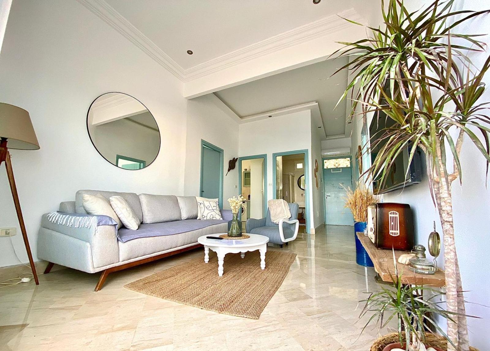 4 pieces avec balcon sur la mer view 3