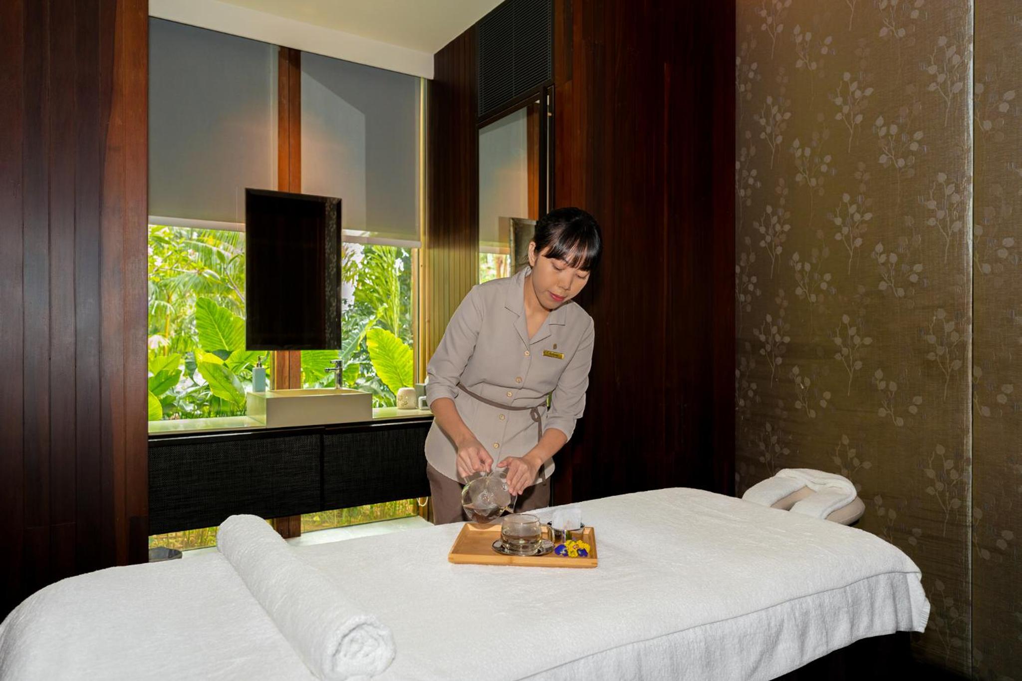 PARKROYAL COLLECTION Pickering 18