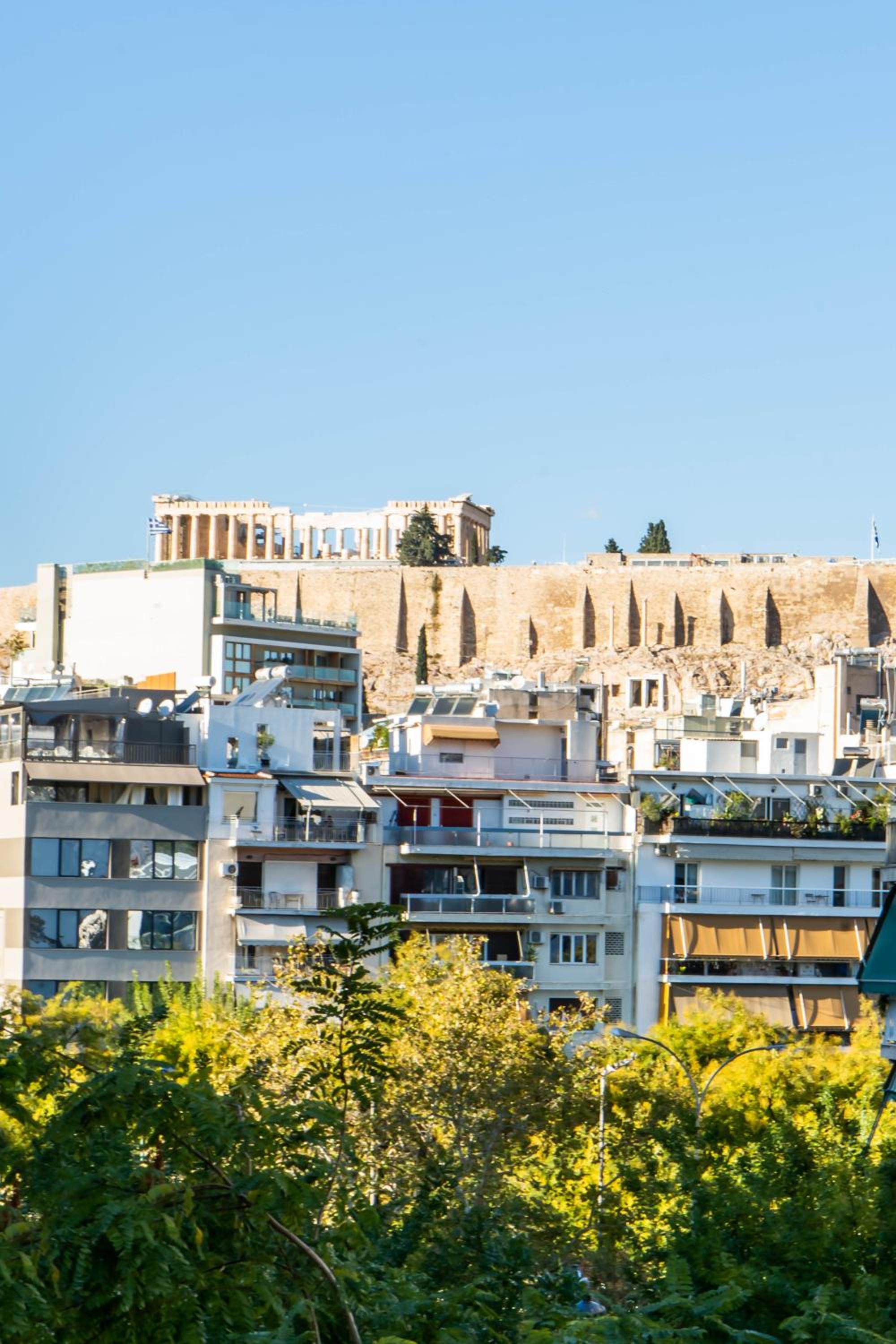 Acropolis View Apt, 8 min walk