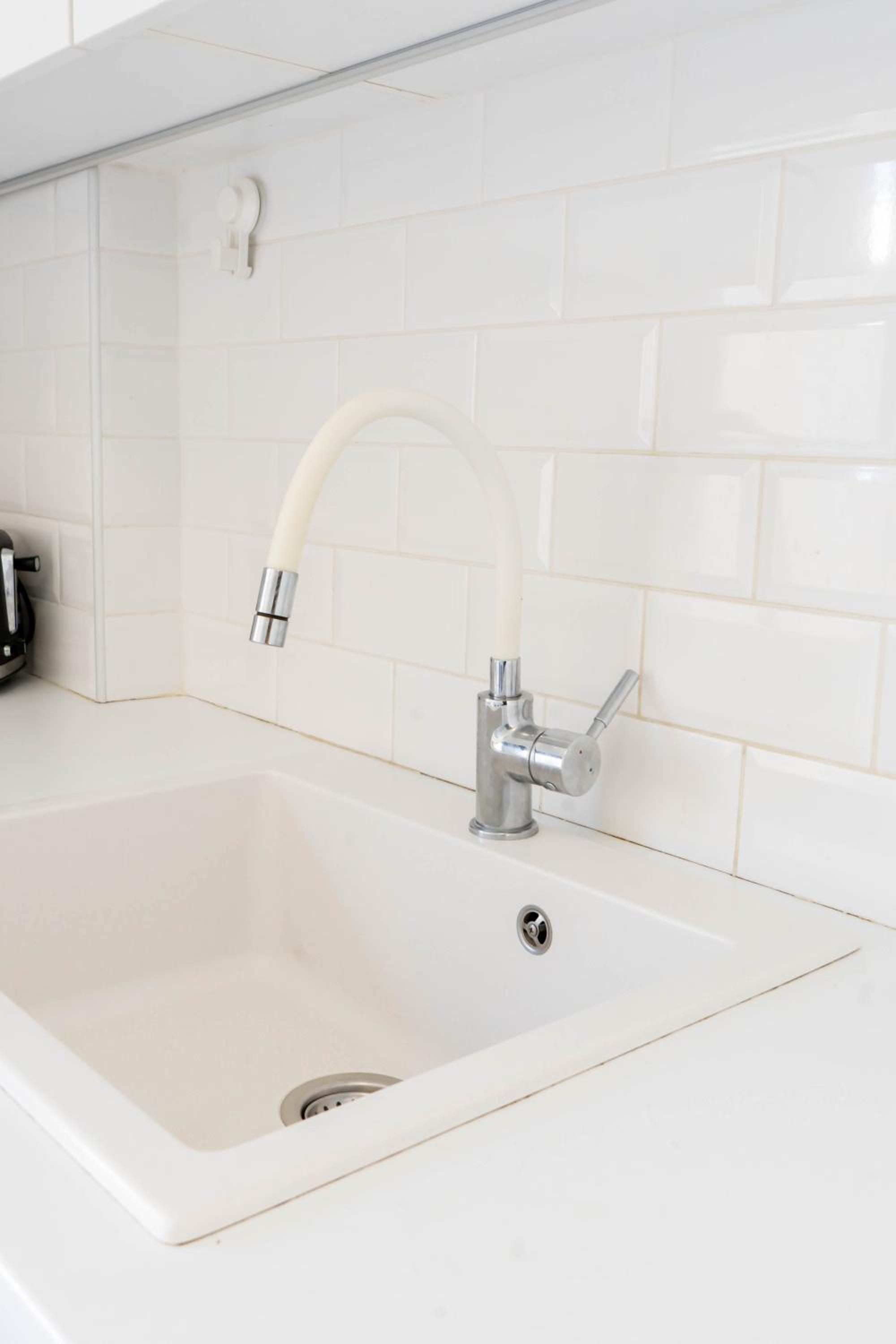 Acropolis View Apt, 8 min walk
