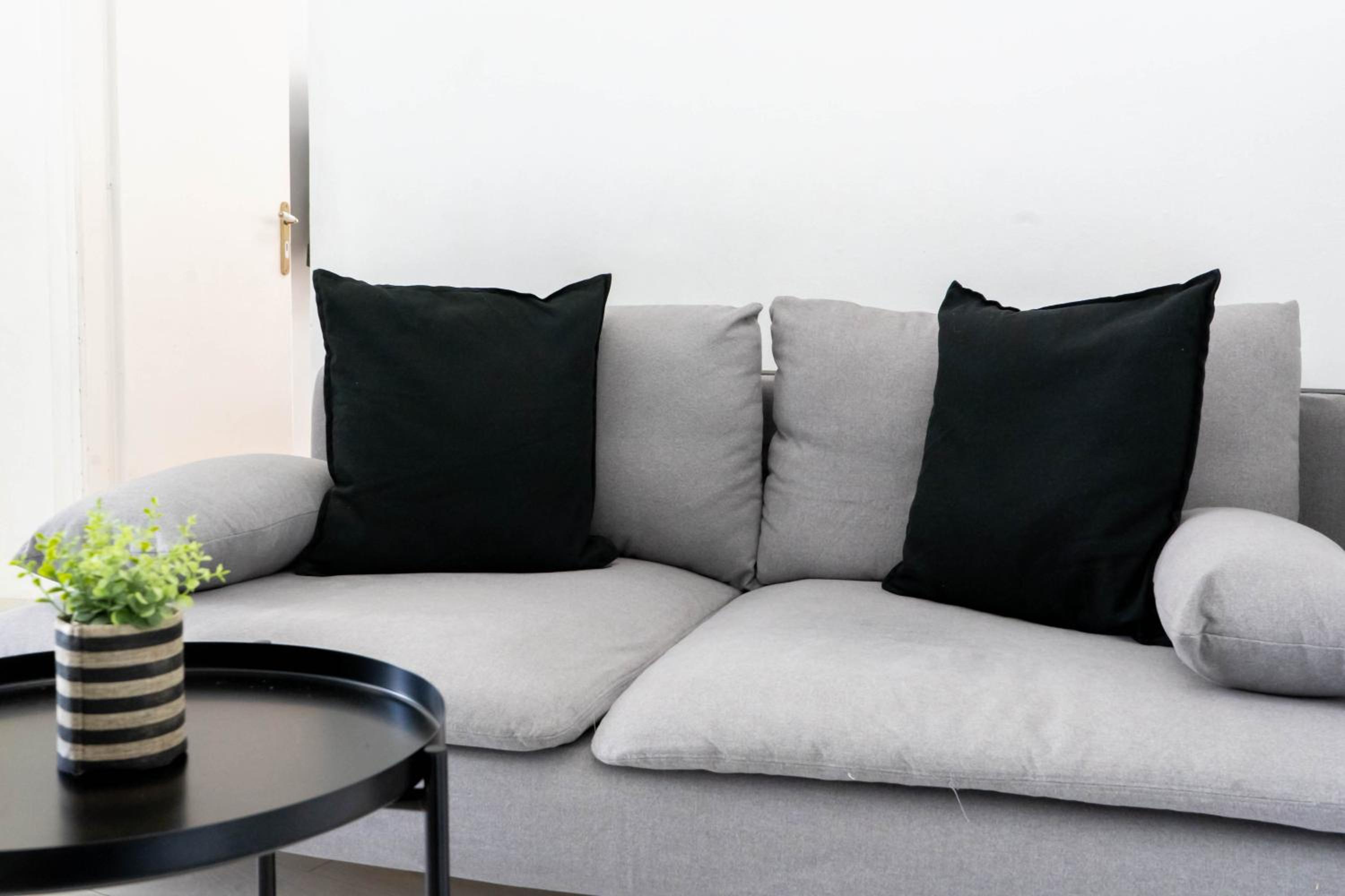 Acropolis View Apt, 8 min walk