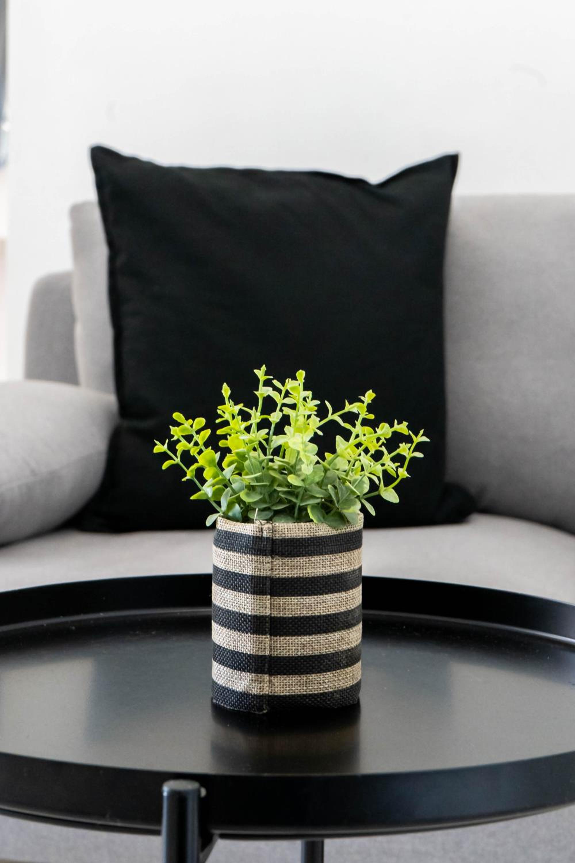 Acropolis View Apt, 8 min walk