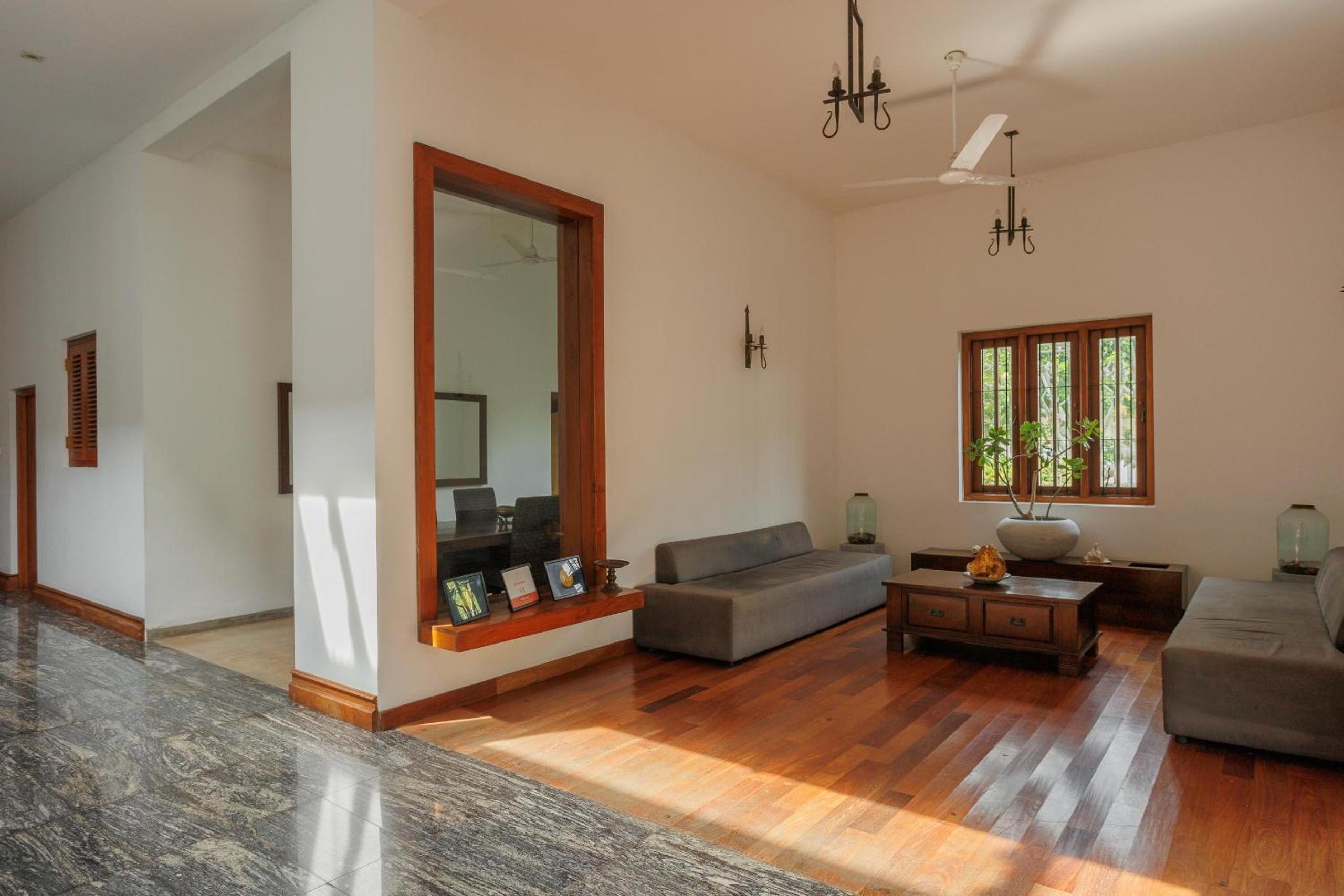 Villa White Queen Resort & Spa