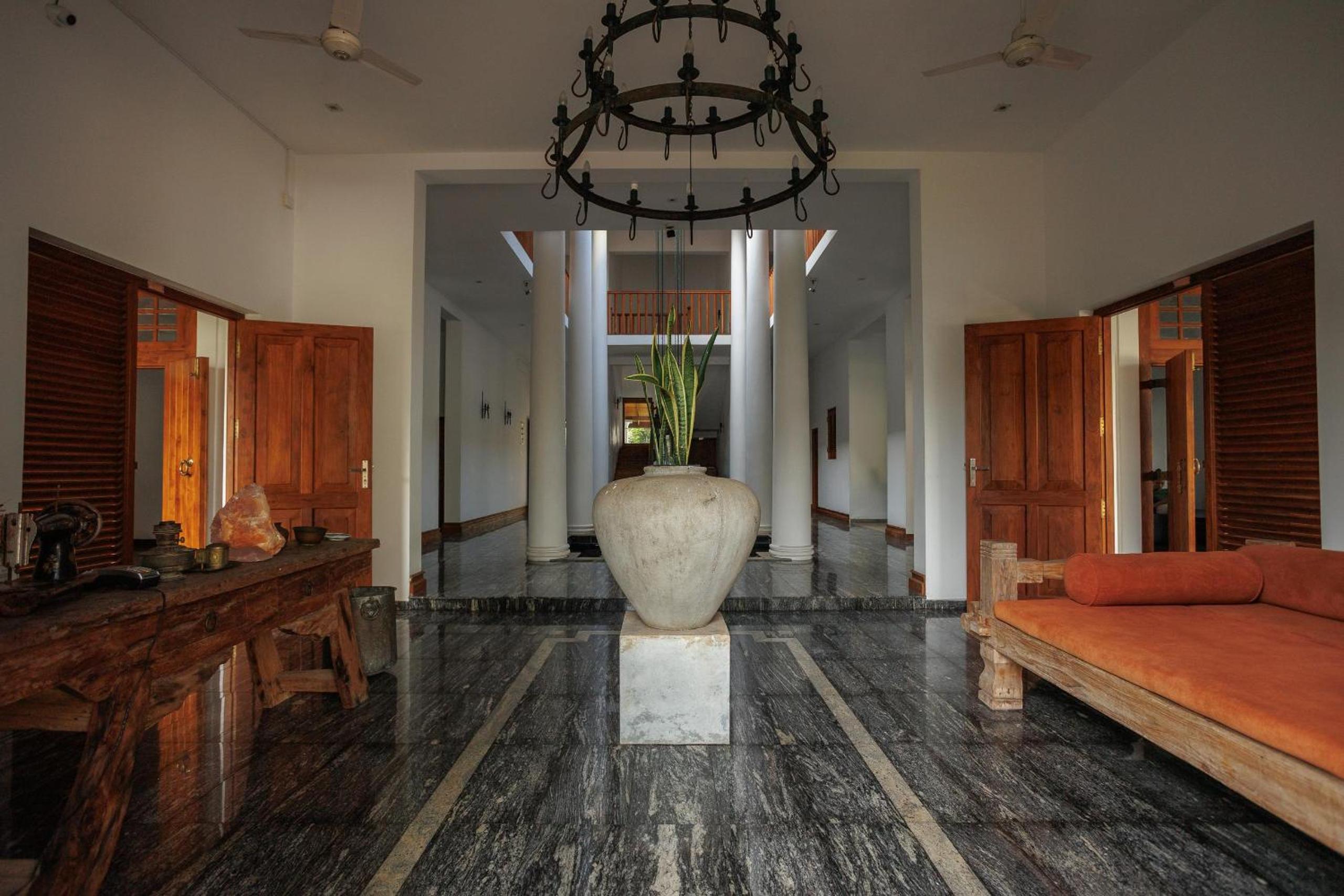 Villa White Queen Resort & Spa