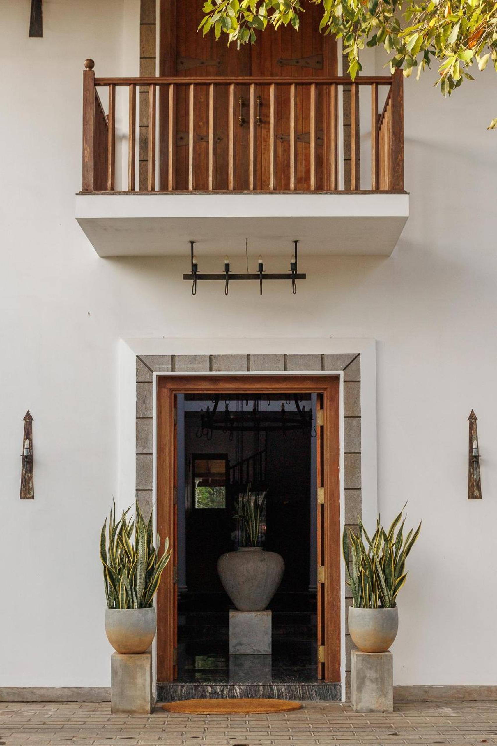 Villa White Queen Resort & Spa
