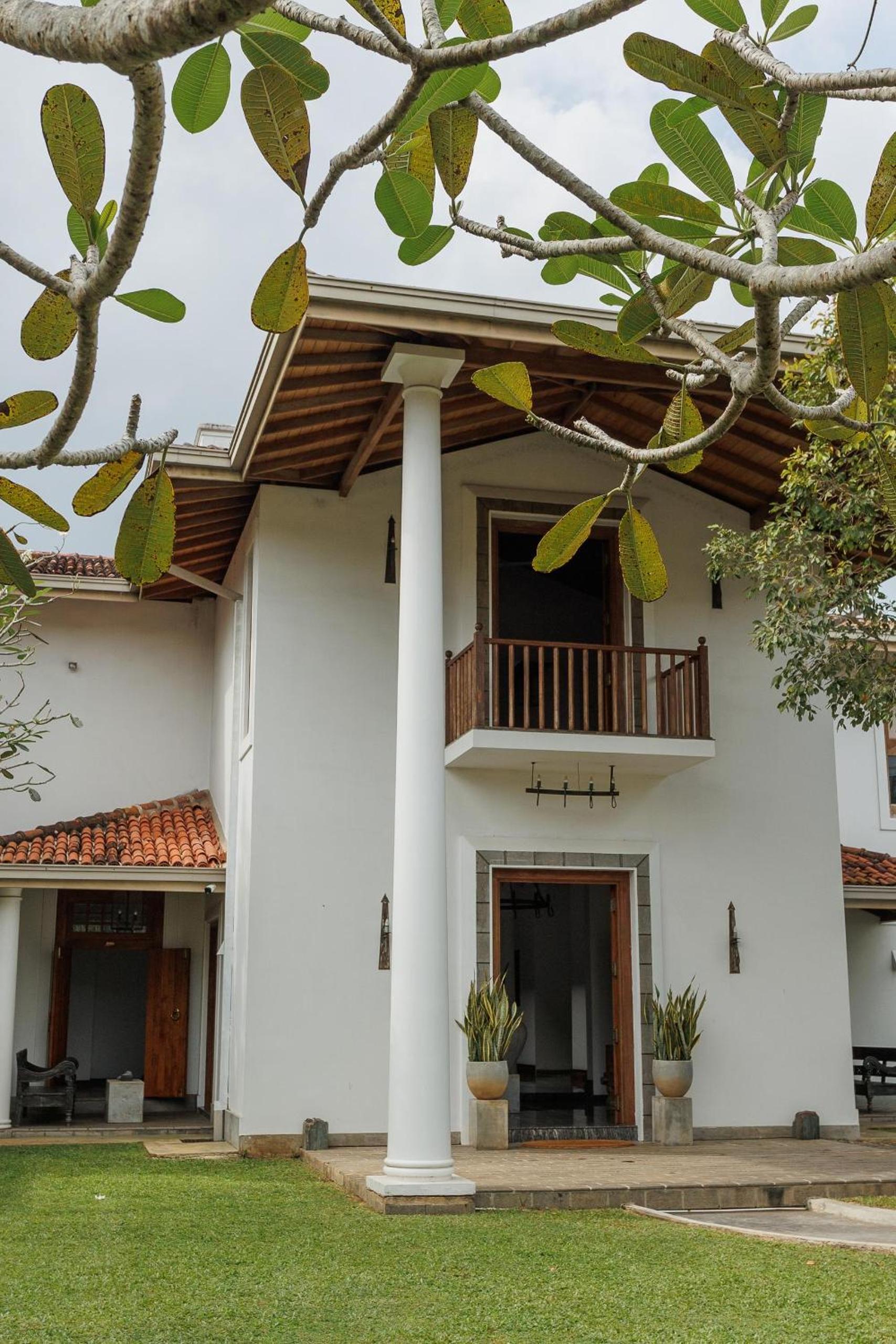 Villa White Queen Resort & Spa