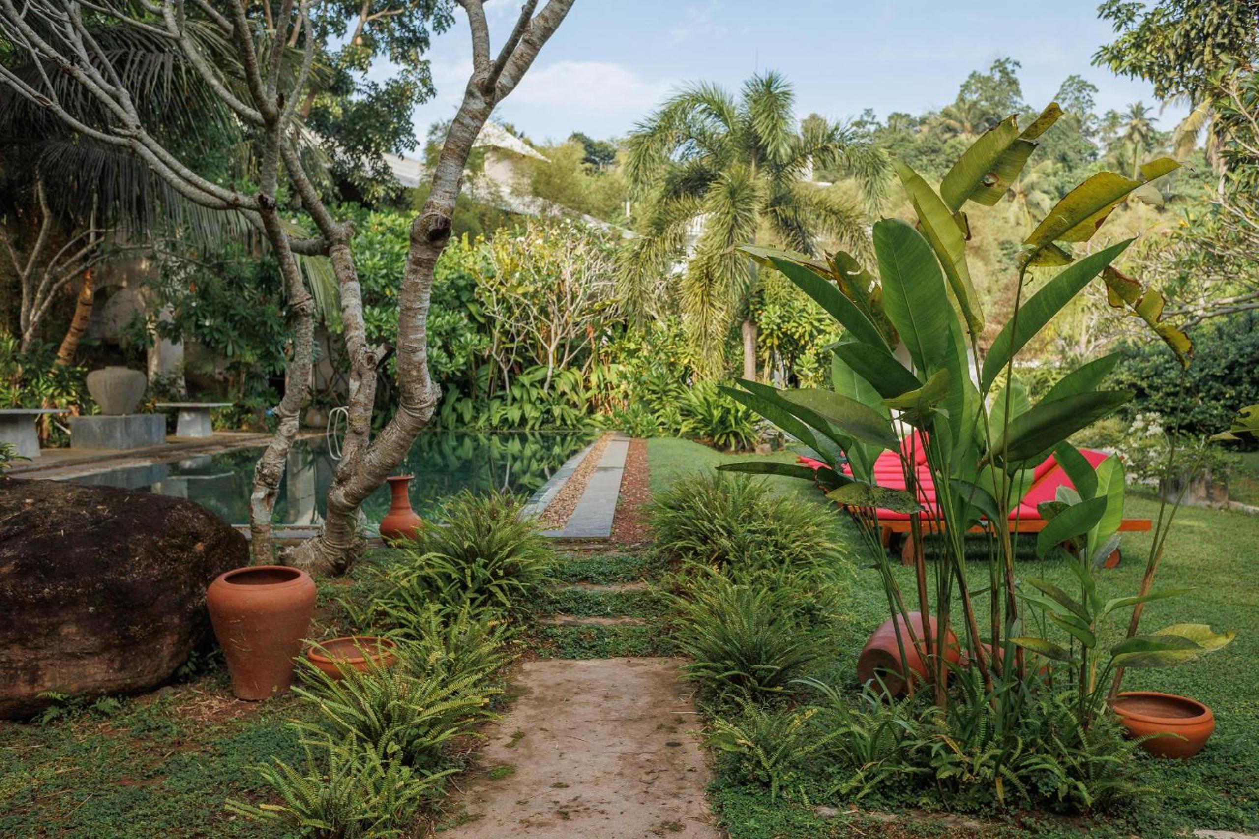 Villa White Queen Resort & Spa