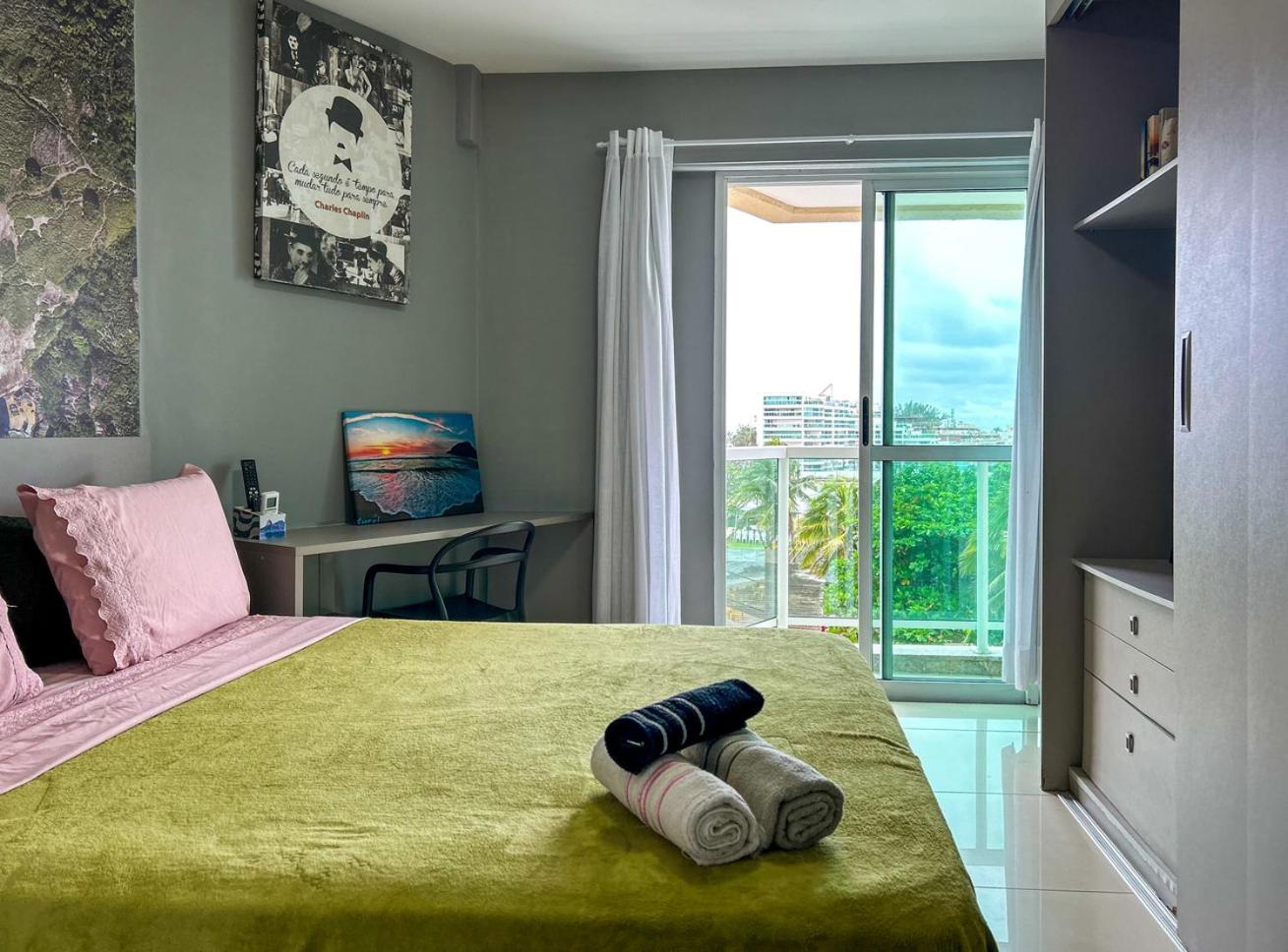 Flat a beira mar no Recreio dos Bandeirantes RJ