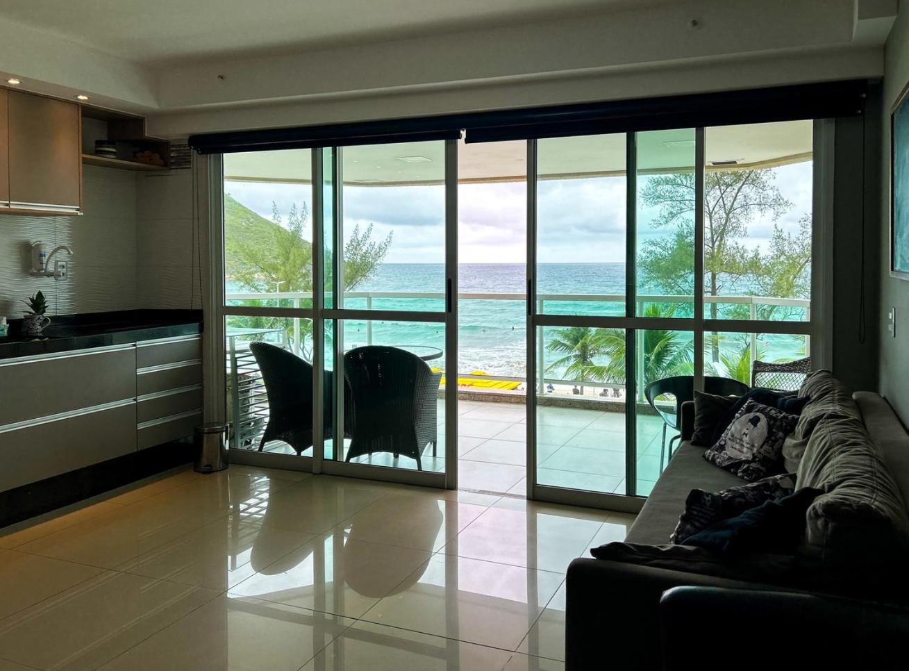 Flat a beira mar no Recreio dos Bandeirantes RJ