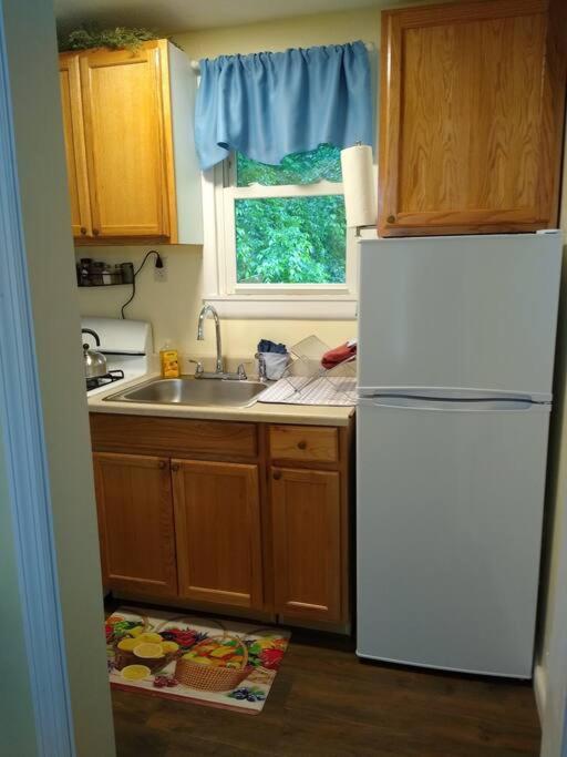 Quaint Cabin By The Creek Privat view 5